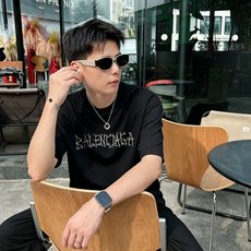 Bal*nciaga 巴黎世家2026春夏新款原单男士圆领短袖T恤 专柜同步售卖 ✨✨高端品质 高版本 Bal*nciaga 巴黎世家2026春夏新款原单男士圆领短袖T恤 专柜同步售卖 ✨✨高端品质 高版本