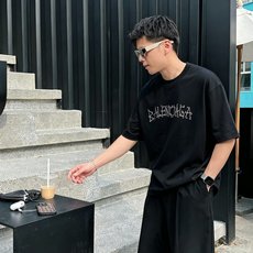 Bal*nciaga 巴黎世家2026春夏新款原单男士圆领短袖T恤 专柜同步售卖 ✨✨高端品质 高版本 Bal*nciaga 巴黎世家2026春夏新款原单男士圆领短袖T恤 专柜同步售卖 ✨✨高端品质 高版本