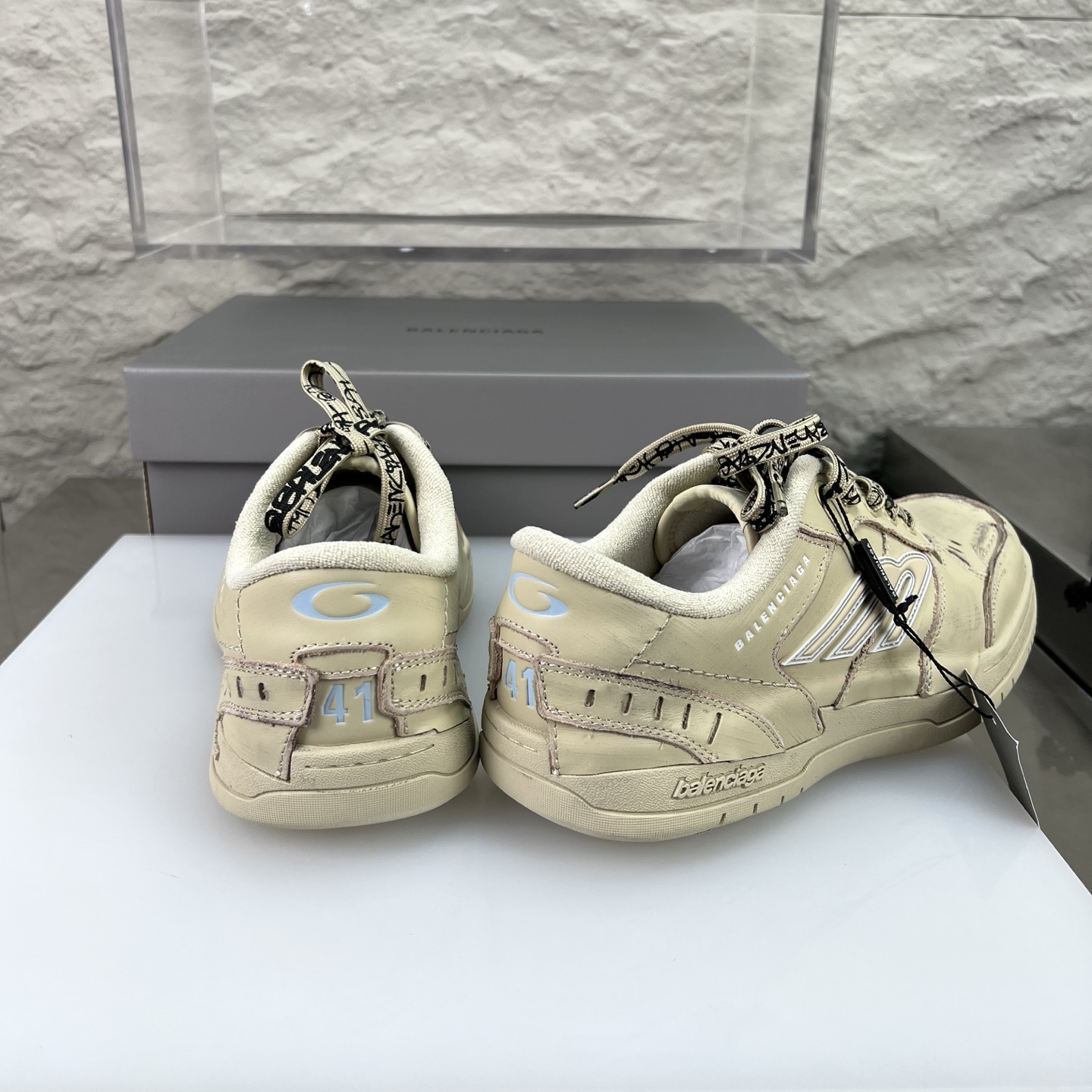 Balenciaga Hampton Sneakers: Distressed Leather, Retro Style, and Iconic Design 8 i1756411551909 3005 0 4