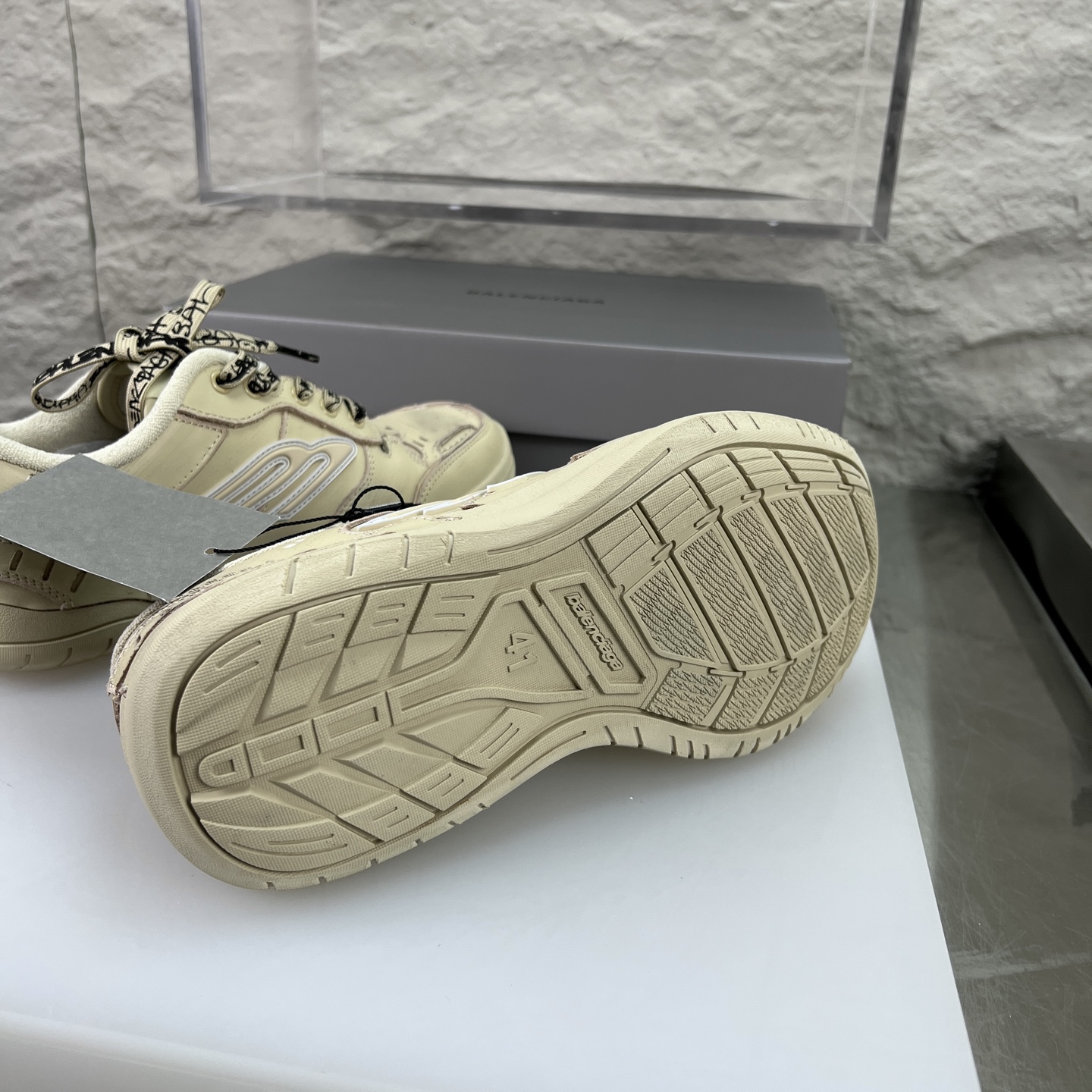 Balenciaga Hampton Sneakers: Distressed Leather, Retro Style, and Iconic Design 9 i1756411552070 5721 0 1