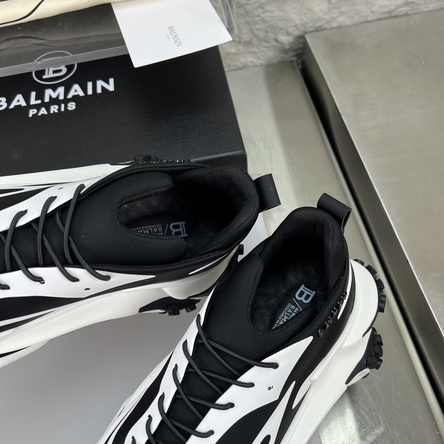 Balmain B-Bold Mixed Leather Chunky Sneakers - Black & White 7 i1756590364479 1970 0 3