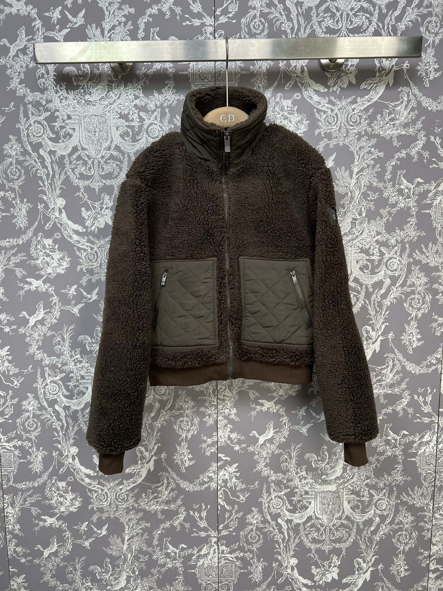 #正品级:🌹𝗔𝗹𝗼 𝘆𝗼𝗴𝗮 ｜秋冬新品菱形工艺纯色双拼羊羔绒休闲短款女款#L03#𝗦𝗶𝘇𝗲：XS S 