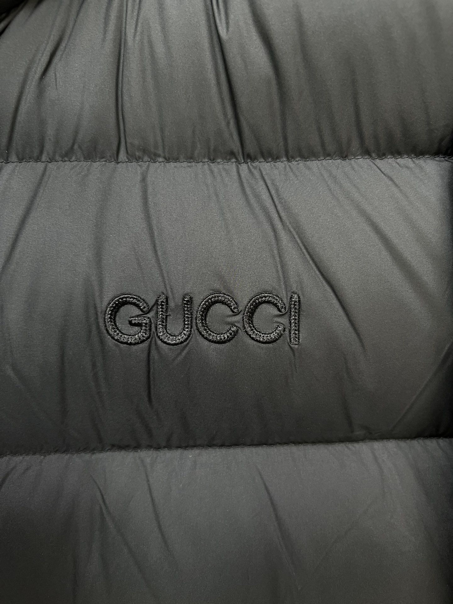 #正品级：GUCCI FW25 秋冬新品刺绣logo休闲时尚立领羽绒服男女款#G03# 𝗦𝗶𝘇𝗲：𝟰𝟴#