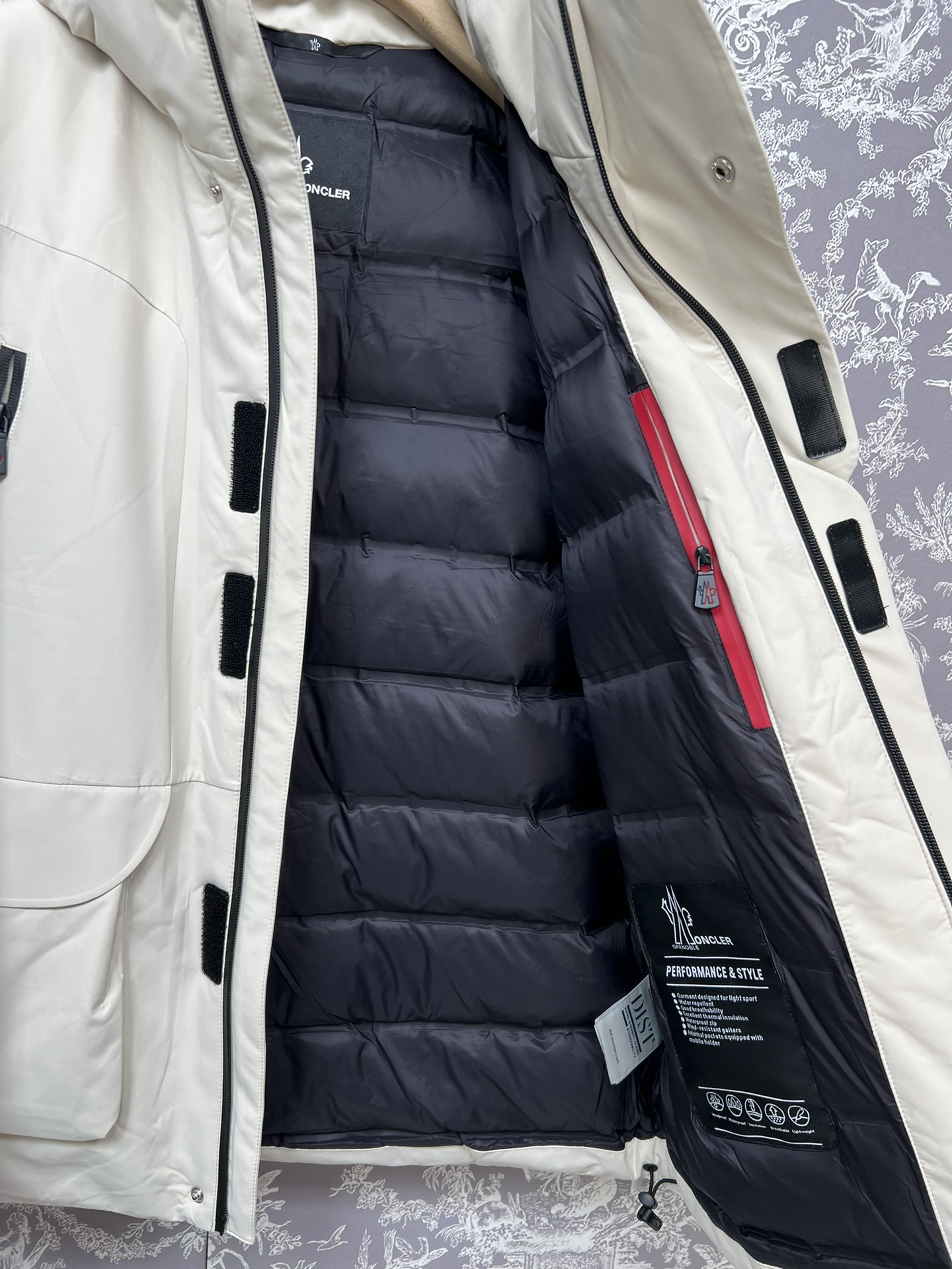 #正品级:𝑴𝒐𝒏𝒄𝒍𝒆𝒓｜蒙口 /盟可睐 25𝒔𝒔 Grenoble 秋冬新品多口袋多功能反光条压胶滑雪