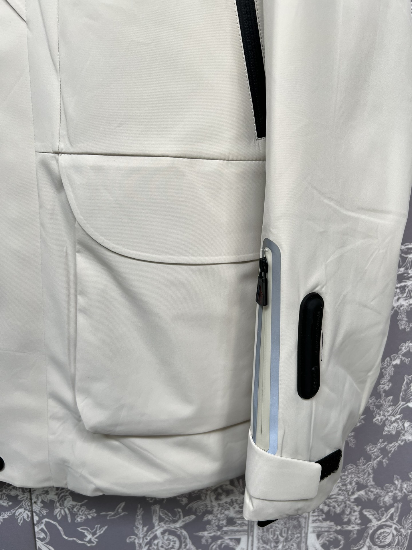 #正品级:𝑴𝒐𝒏𝒄𝒍𝒆𝒓｜蒙口 /盟可睐 25𝒔𝒔 Grenoble 秋冬新品多口袋多功能反光条压胶滑雪