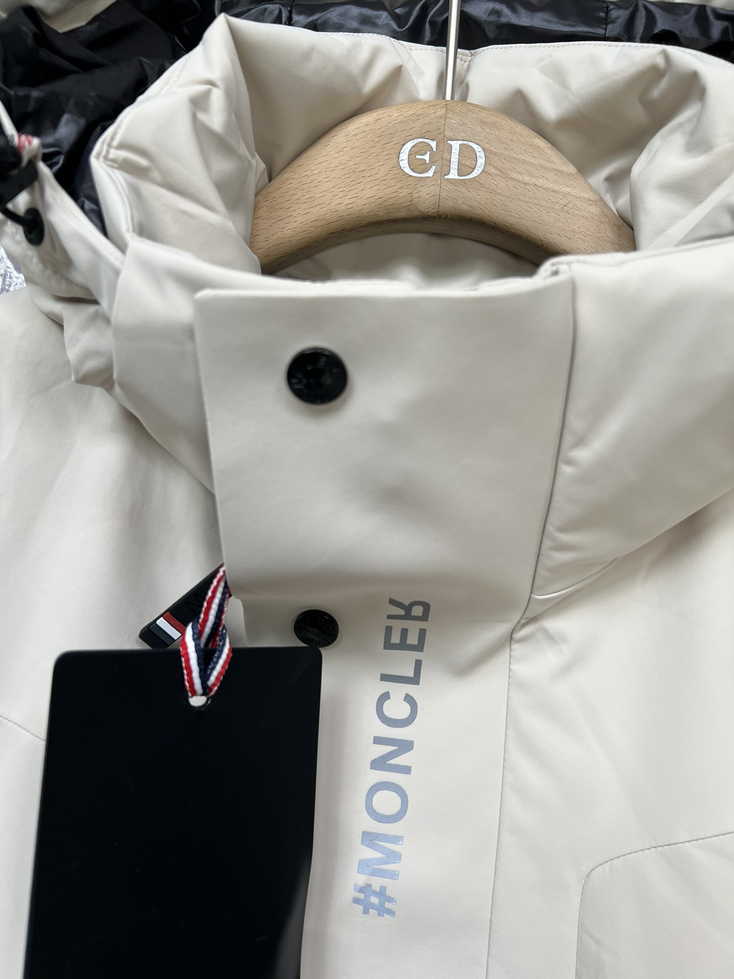 #正品级:𝑴𝒐𝒏𝒄𝒍𝒆𝒓｜蒙口 /盟可睐 25𝒔𝒔 Grenoble 秋冬新品多口袋多功能反光条压胶滑雪