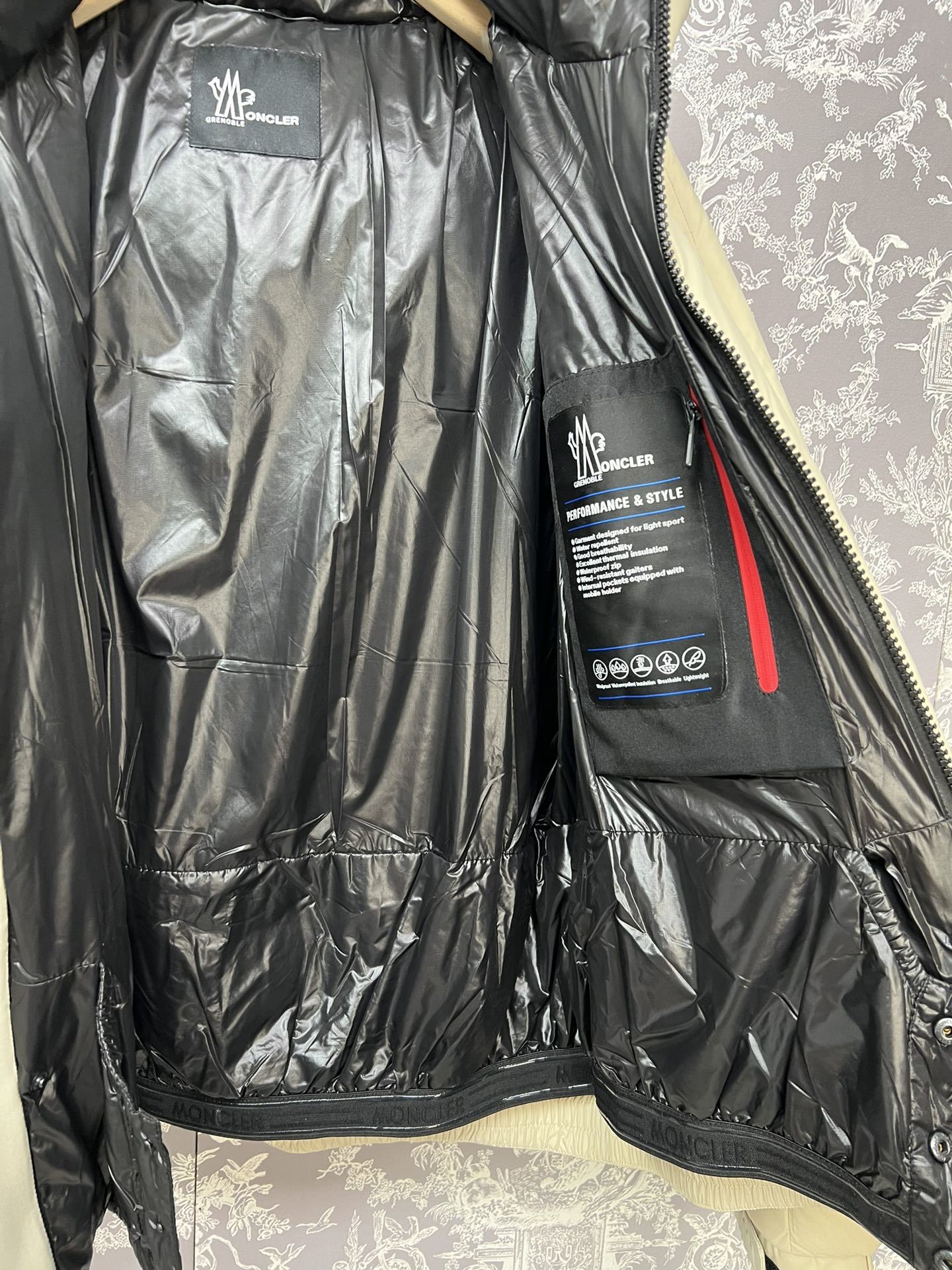 #正品级:𝑴𝒐𝒏𝒄𝒍𝒆𝒓|蒙口 /盟可睐 25𝒔𝒔 Cherferie 秋冬新品轻奢联名款加厚连帽羽绒服