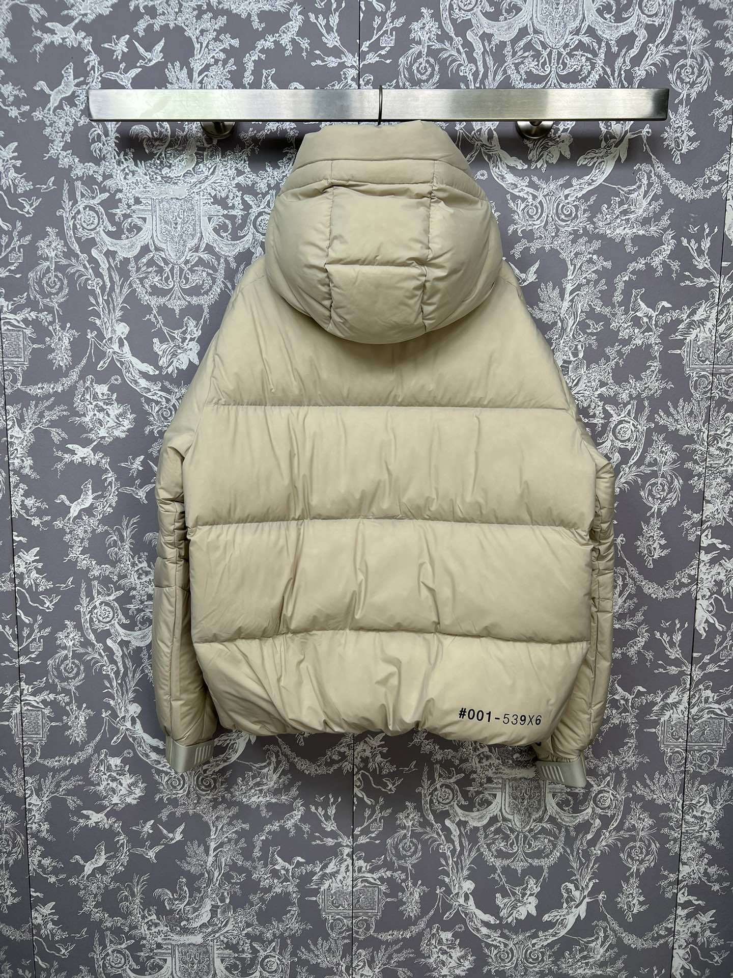 #正品级:𝑴𝒐𝒏𝒄𝒍𝒆𝒓|蒙口 /盟可睐 25𝒔𝒔 Cherferie 秋冬新品轻奢联名款加厚连帽羽绒服