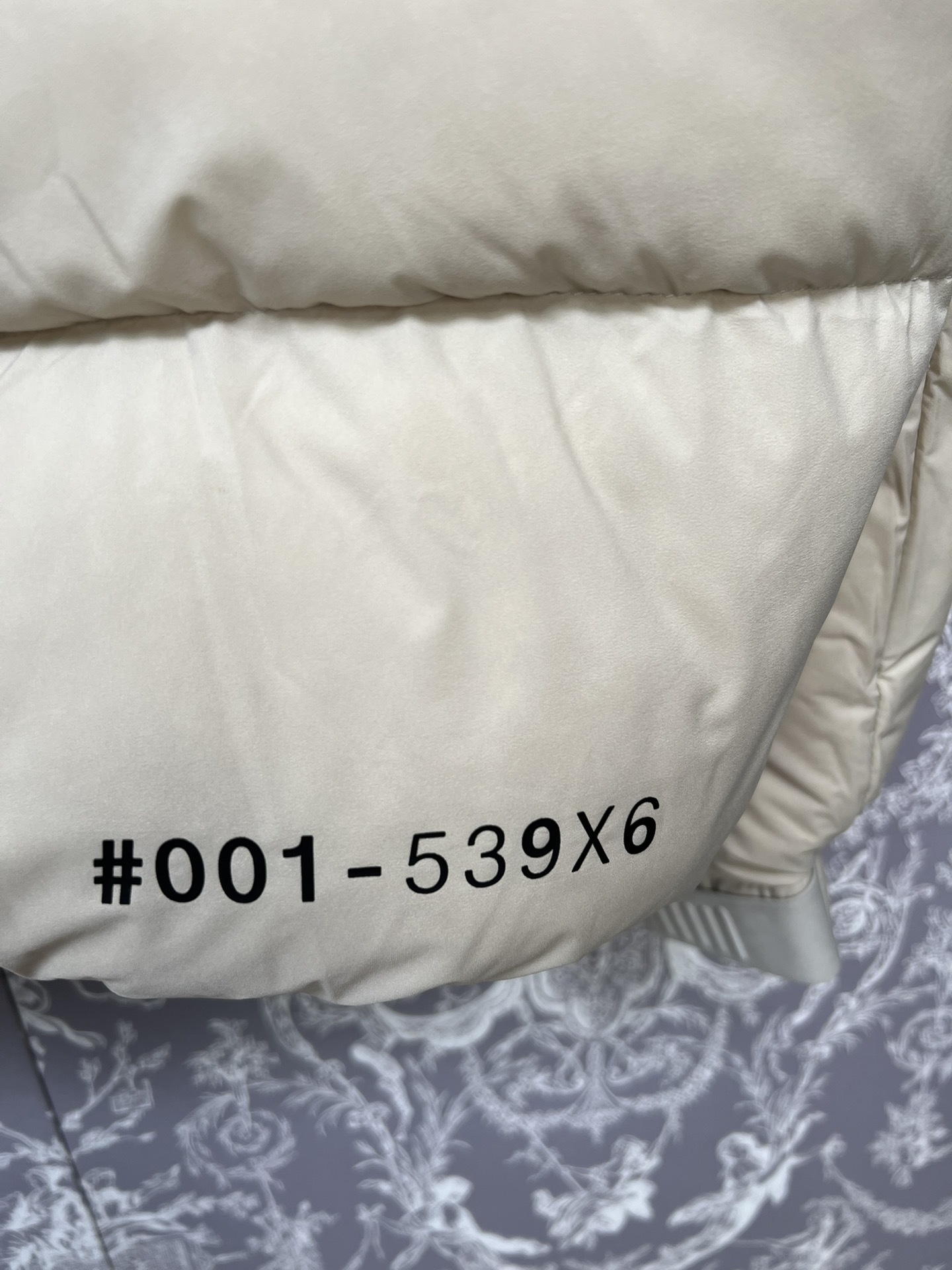 #正品级:𝑴𝒐𝒏𝒄𝒍𝒆𝒓|蒙口 /盟可睐 25𝒔𝒔 Cherferie 秋冬新品轻奢联名款加厚连帽羽绒服