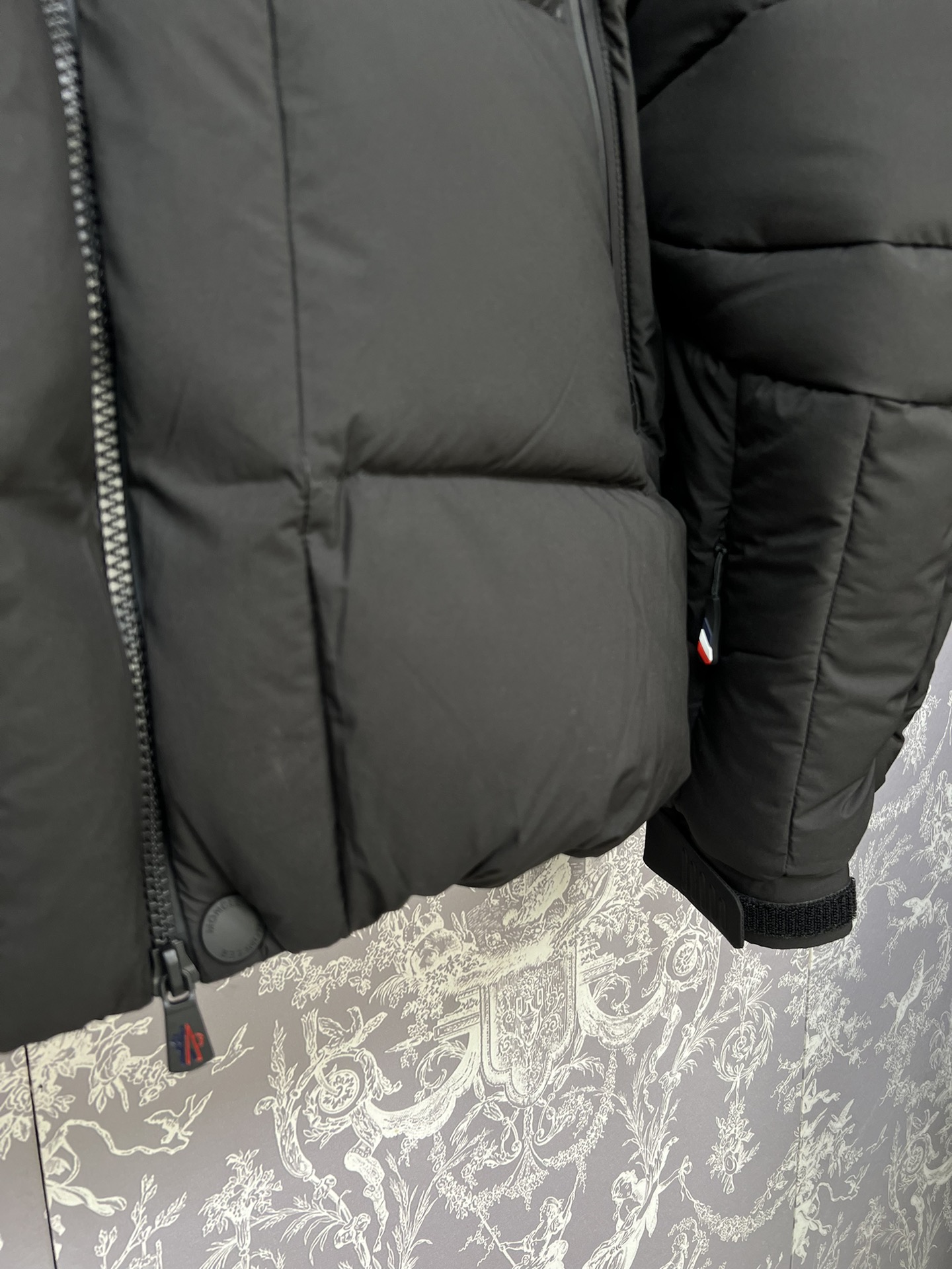 #正品级:𝑴𝒐𝒏𝒄𝒍𝒆𝒓｜蒙口 /盟可睐 25𝒔𝒔 Cherferie 秋冬新品轻奢联名款加厚连帽羽绒服