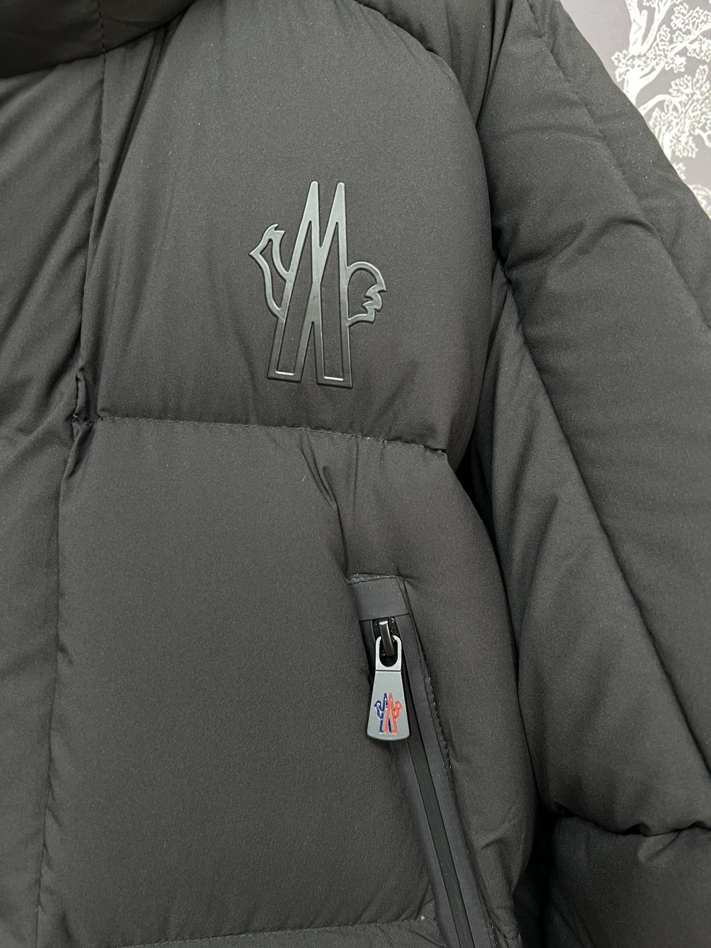 #正品级:𝑴𝒐𝒏𝒄𝒍𝒆𝒓｜蒙口 /盟可睐 25𝒔𝒔 Cherferie 秋冬新品轻奢联名款加厚连帽羽绒服