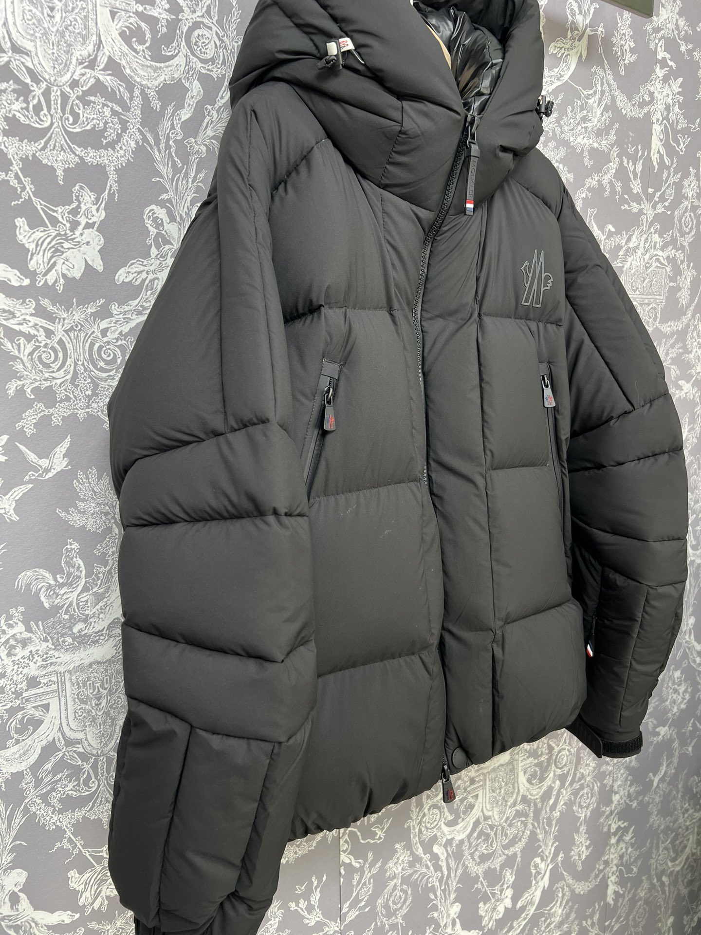 #正品级:𝑴𝒐𝒏𝒄𝒍𝒆𝒓｜蒙口 /盟可睐 25𝒔𝒔 Cherferie 秋冬新品轻奢联名款加厚连帽羽绒服