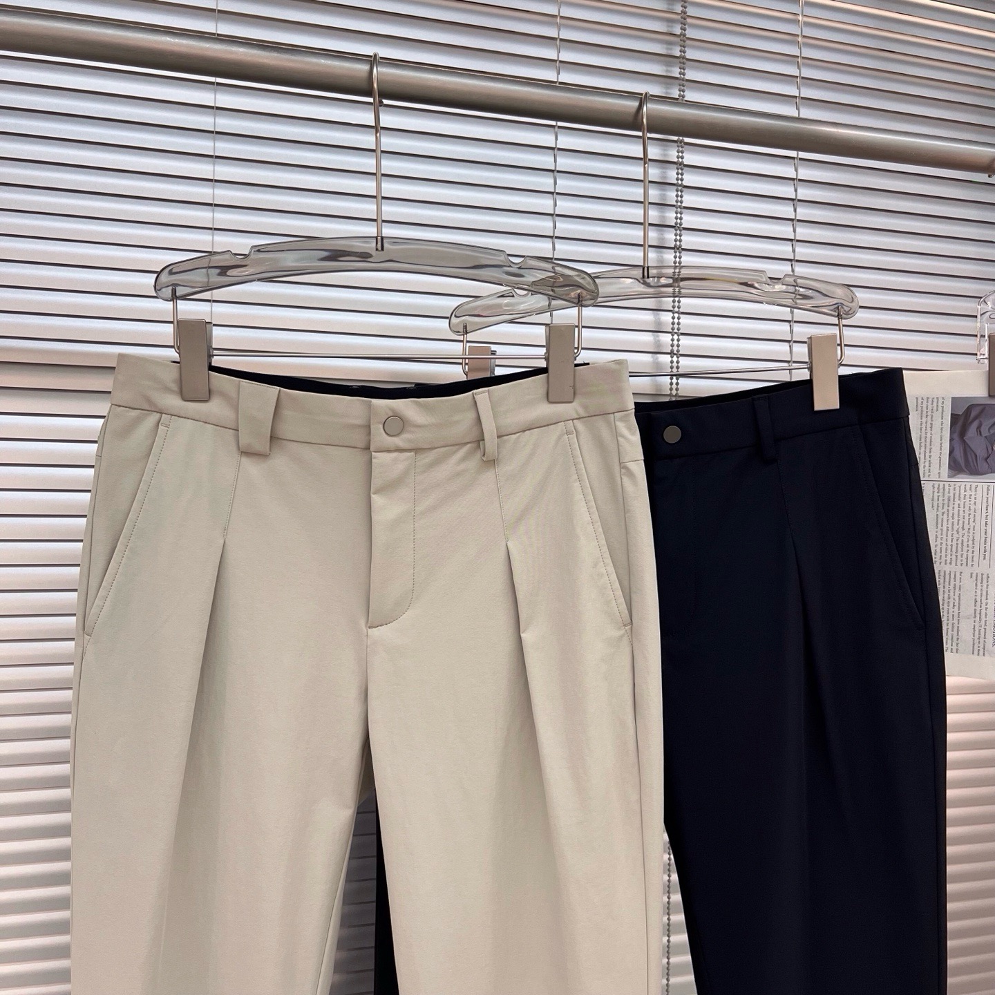 2025 Men’s Fashion: Luxurious Suits with Pumps in Black Khaki - 图片 2