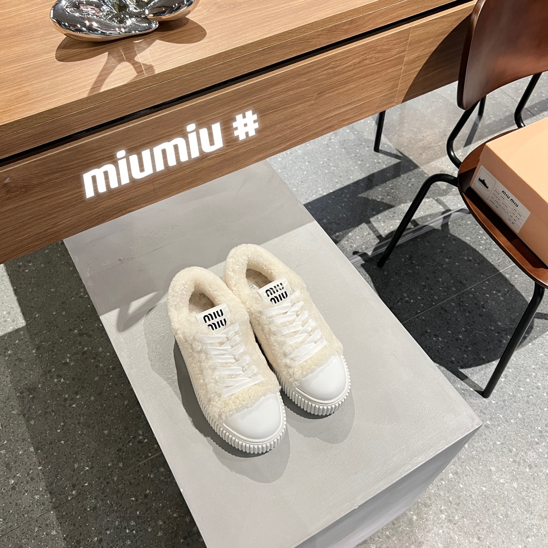 MiuMiu Buy Skateboard Shoes Grey White Lambswool Fall/Winter Collection Vintage