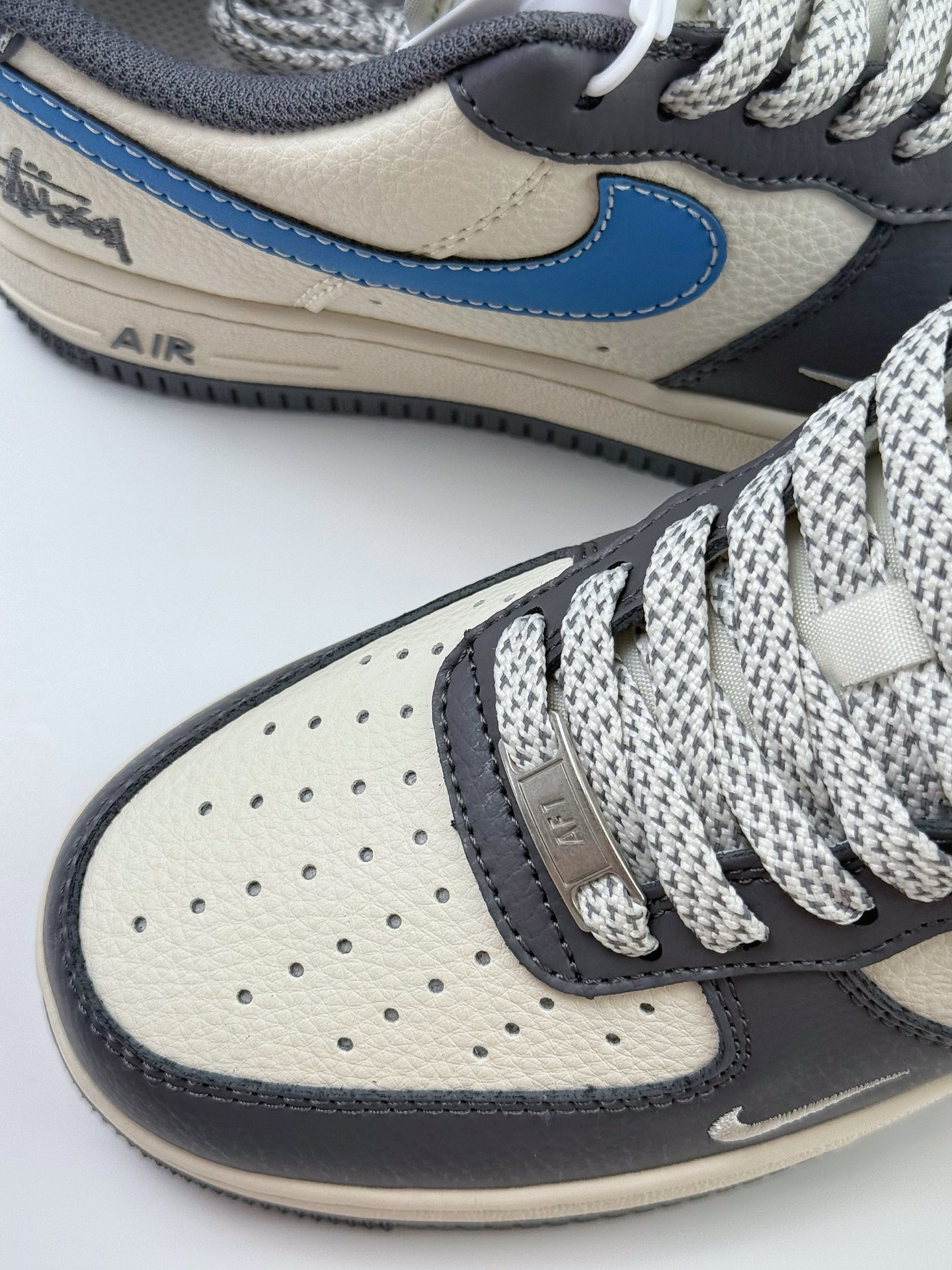 Nike Air Force 1 Low 07 x Stussy 白灰蓝小钩满天星 XS1958-574