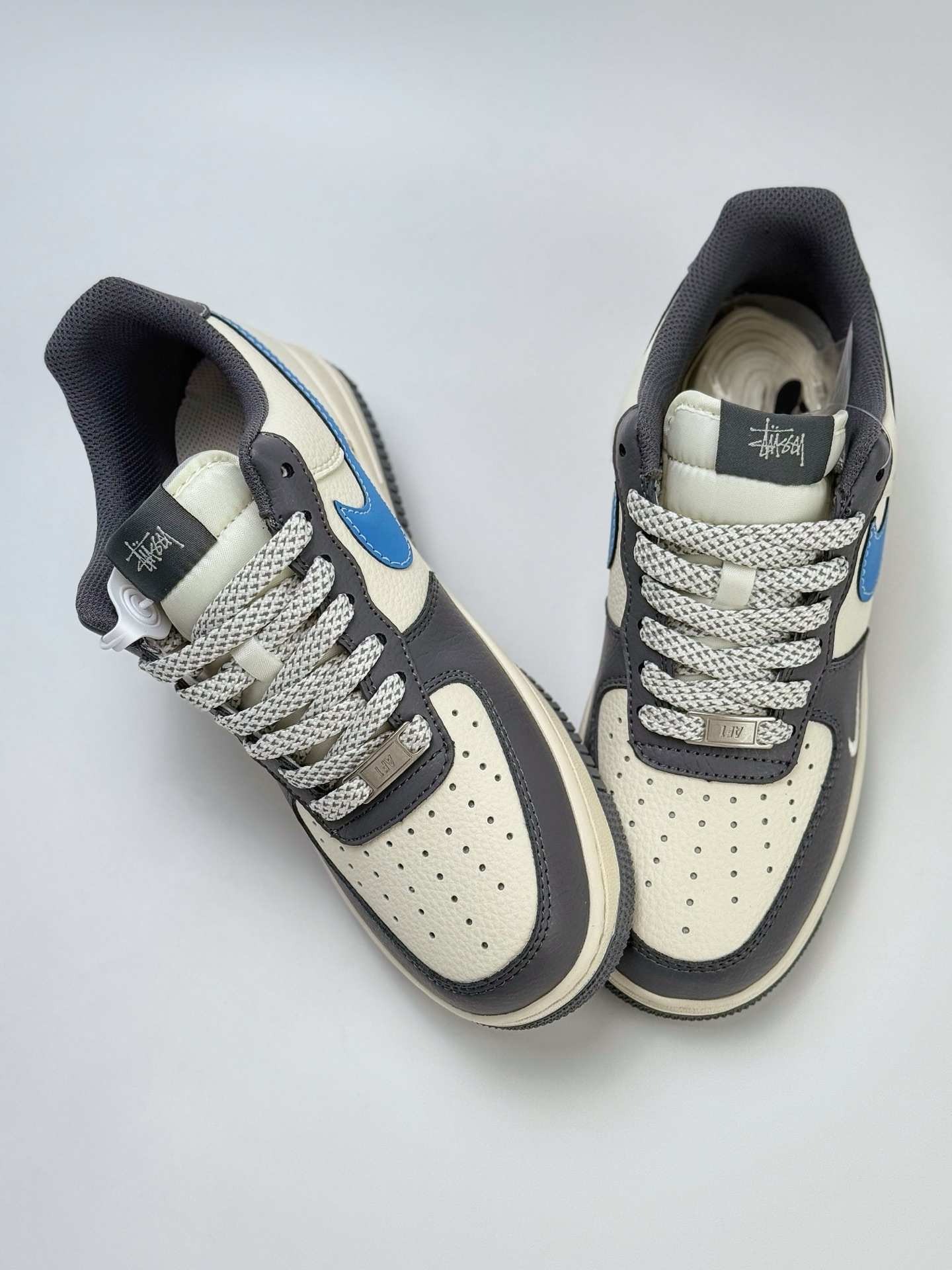 Nike Air Force 1 Low 07 x Stussy 白灰蓝小钩满天星 XS1958-574