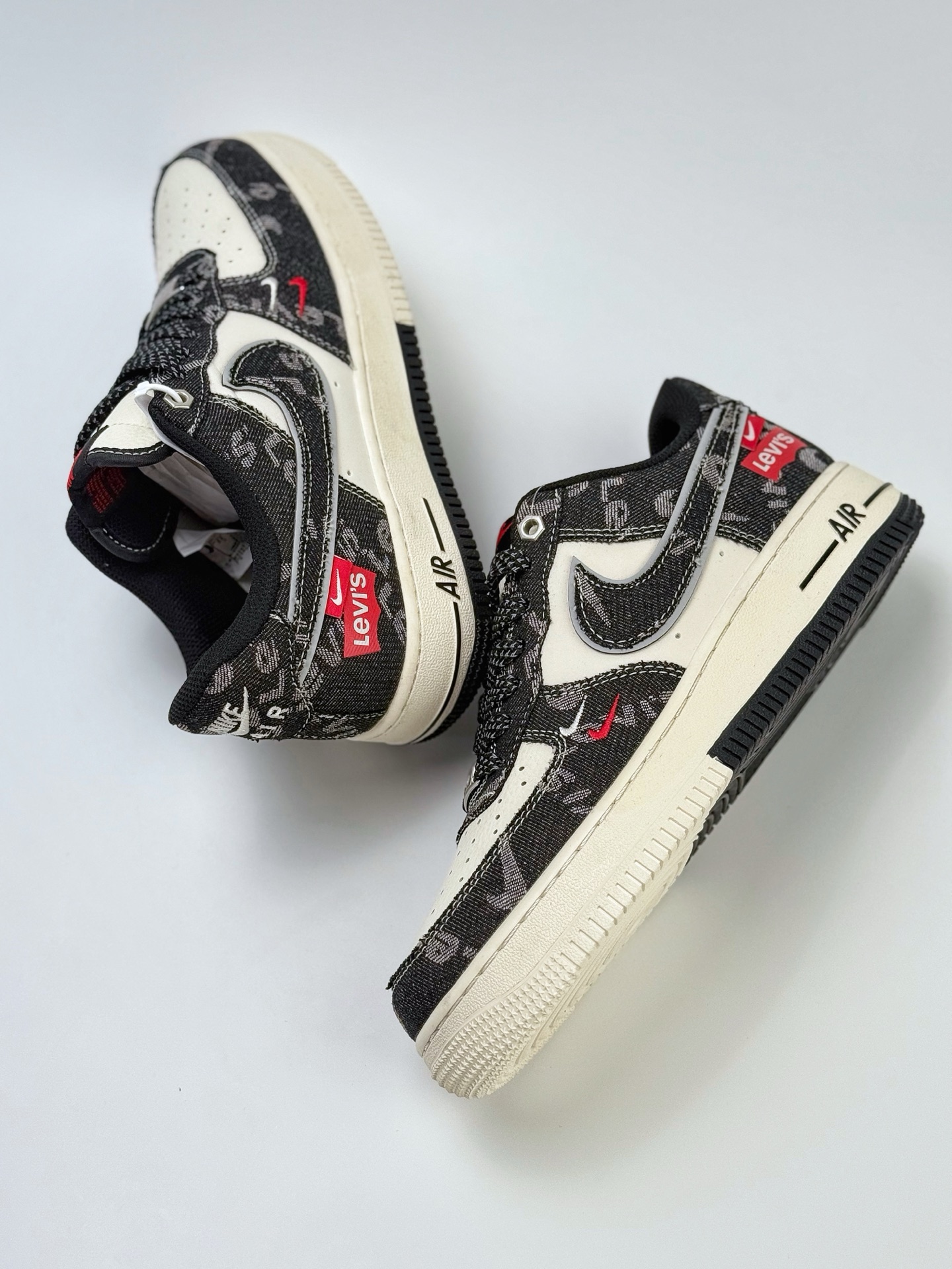 Nike Air Force 1 Low 07 x Levi's 李维斯黑白红双小钩满天星 YX5066-312