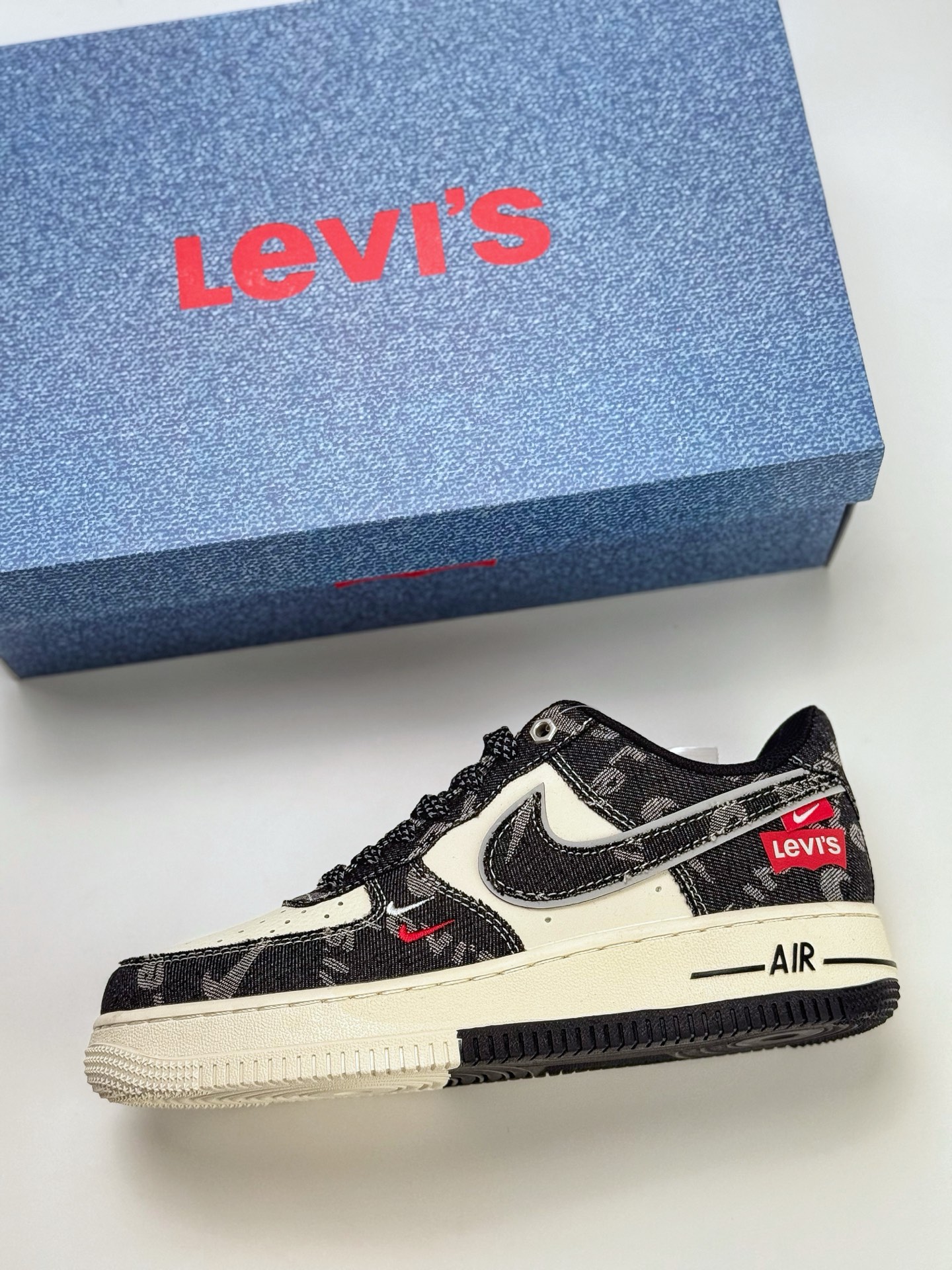 Nike Air Force 1 Low 07 x Levi's 李维斯黑白红双小钩满天星 YX5066-312