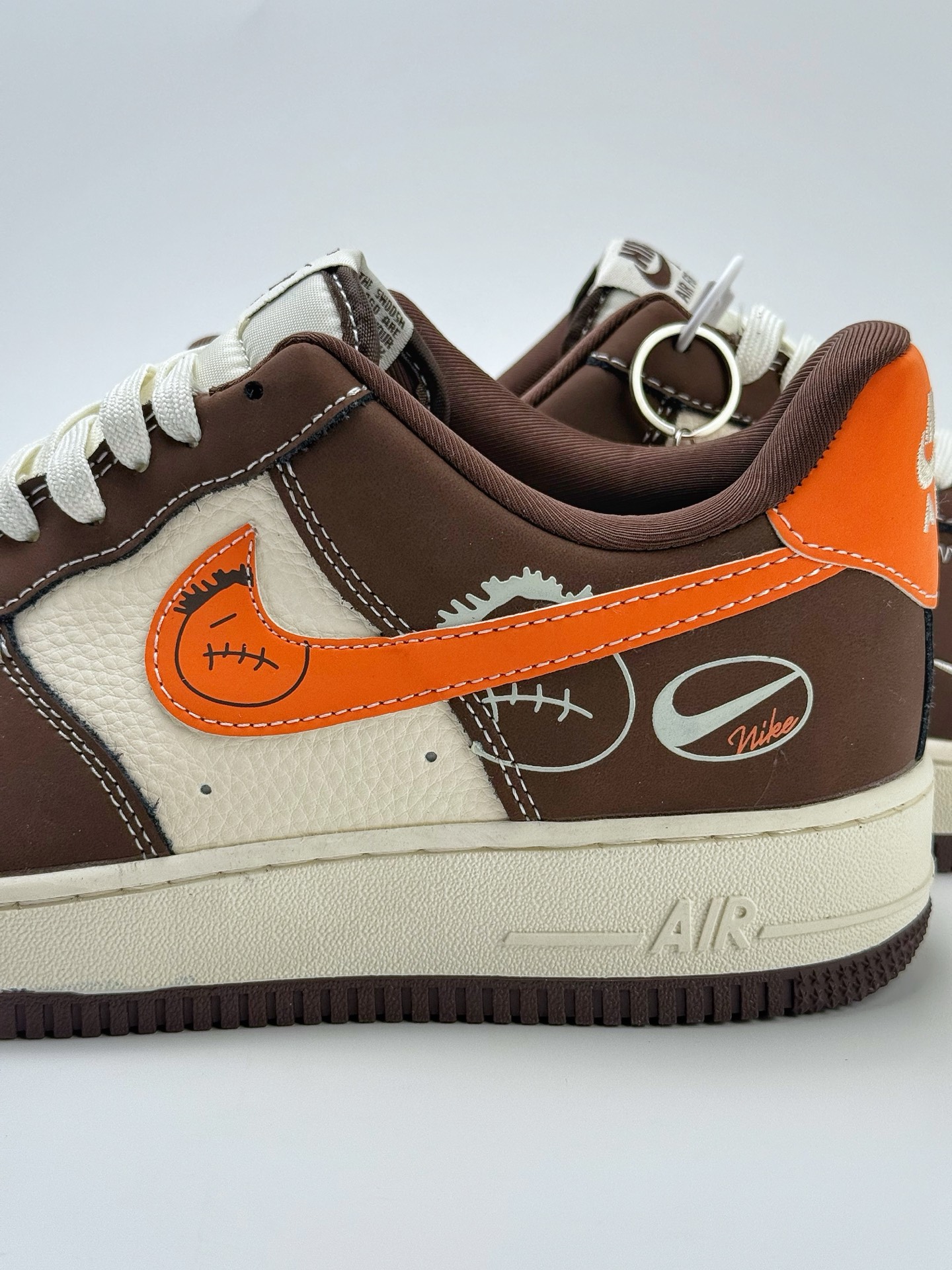 Nike Air Force 1 Low 07 x Travis Scott 棕橙白小钩 KK1988-080