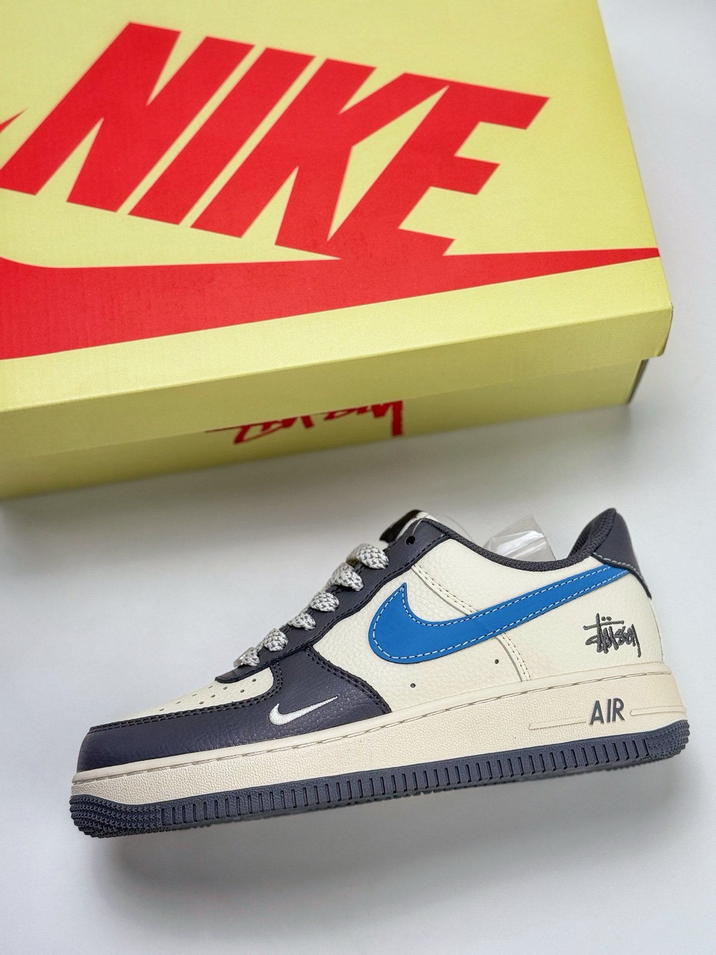 Nike Air Force 1 Low 07 x Stussy 白灰蓝小钩满天星 XS1958-574