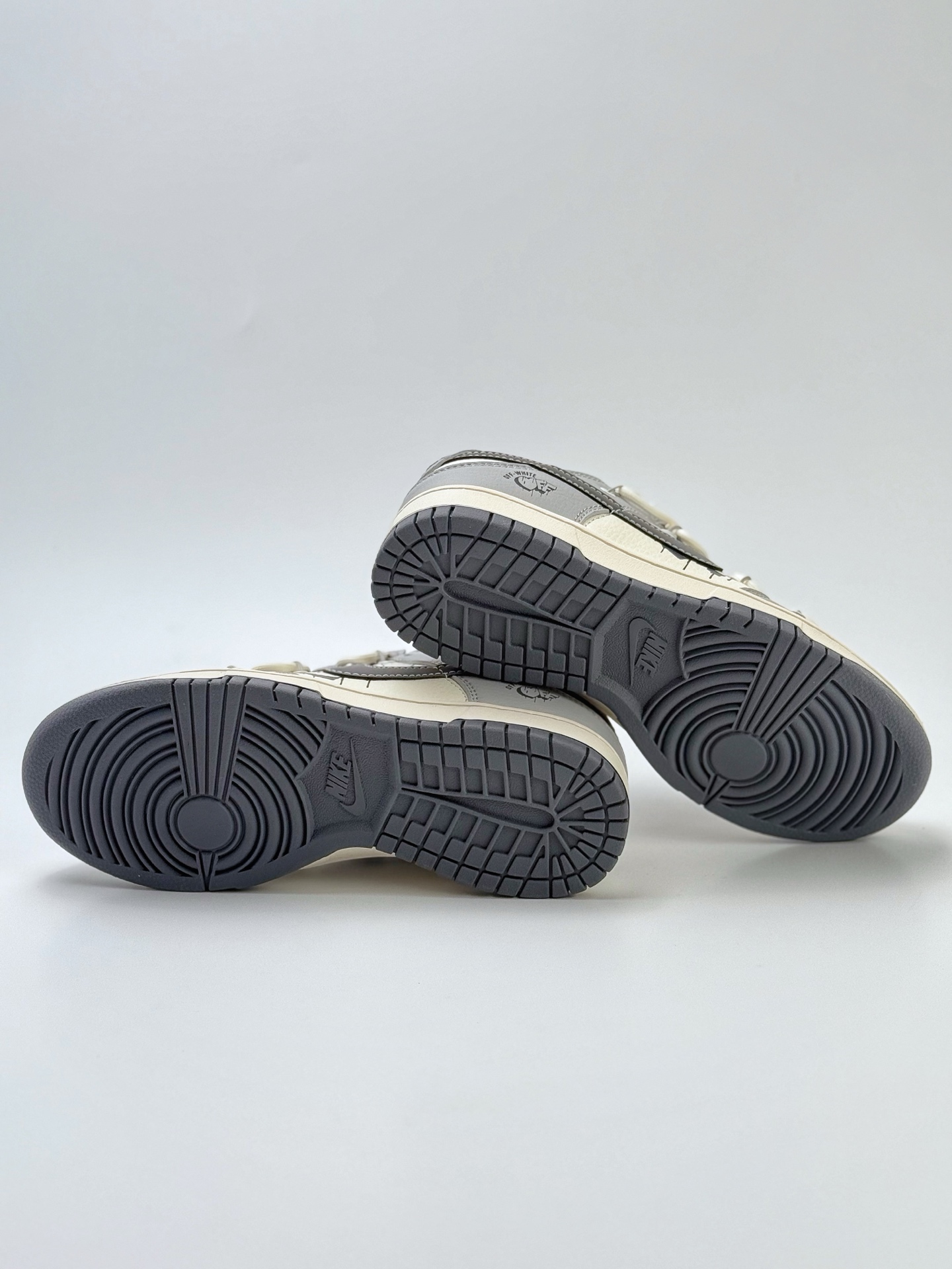 Nike SB Dunk Low x OFF-WHITE 白灰绑带 DM6868-078