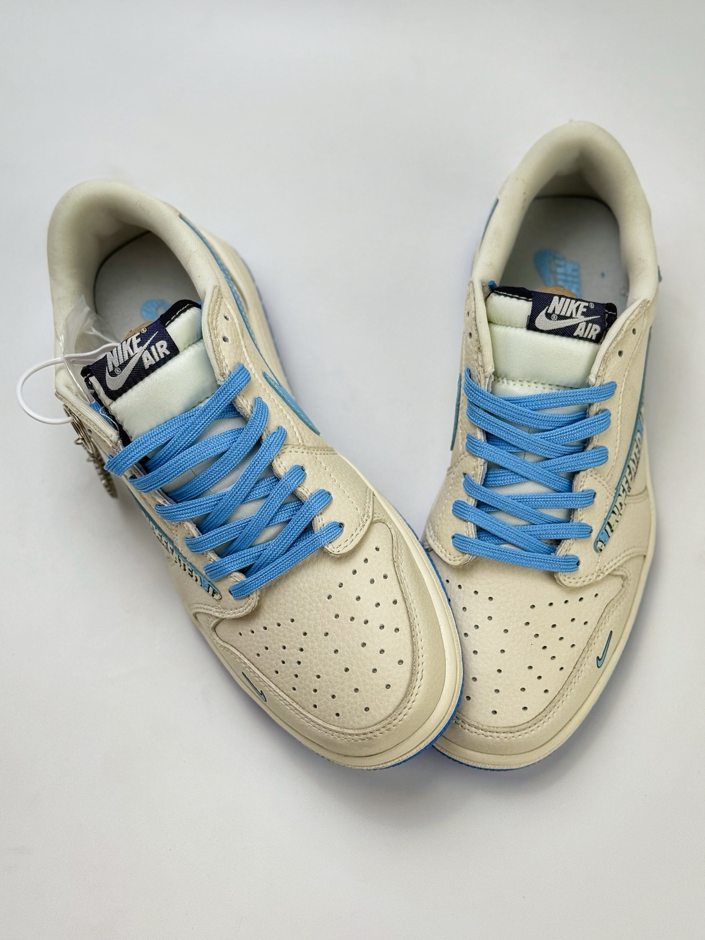 Travis Scott x Nike Air Jordan 1 Low x UNDEFEATED Air Jordan 1 Low 反转米蓝小钩倒钩 LD2025-013