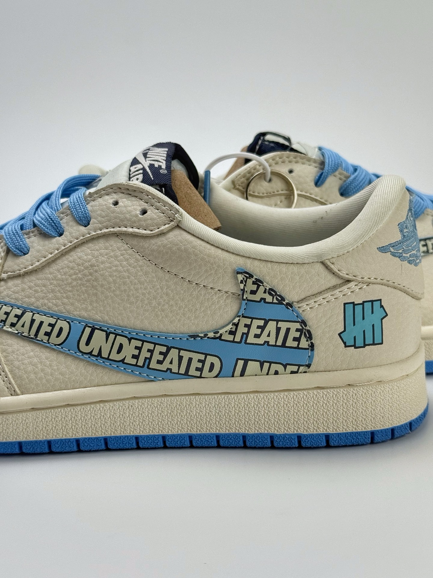Travis Scott x Nike Air Jordan 1 Low x UNDEFEATED Air Jordan 1 Low 反转米蓝小钩倒钩 LD2025-013