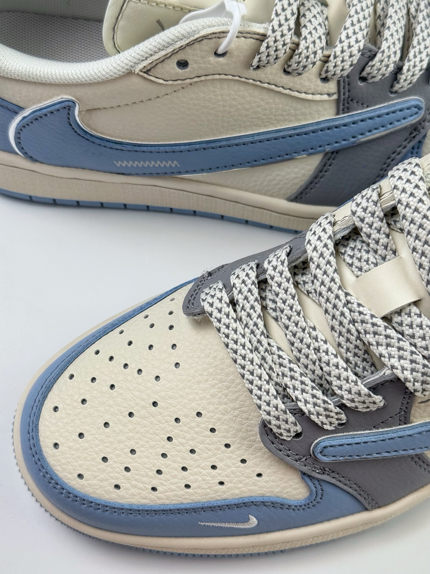 Travis Scott x Nike Air Jordan 1 Low x GUCCI Air Jordan 1 Low 反转白灰蓝小钩满天星倒钩 ZH2598-241