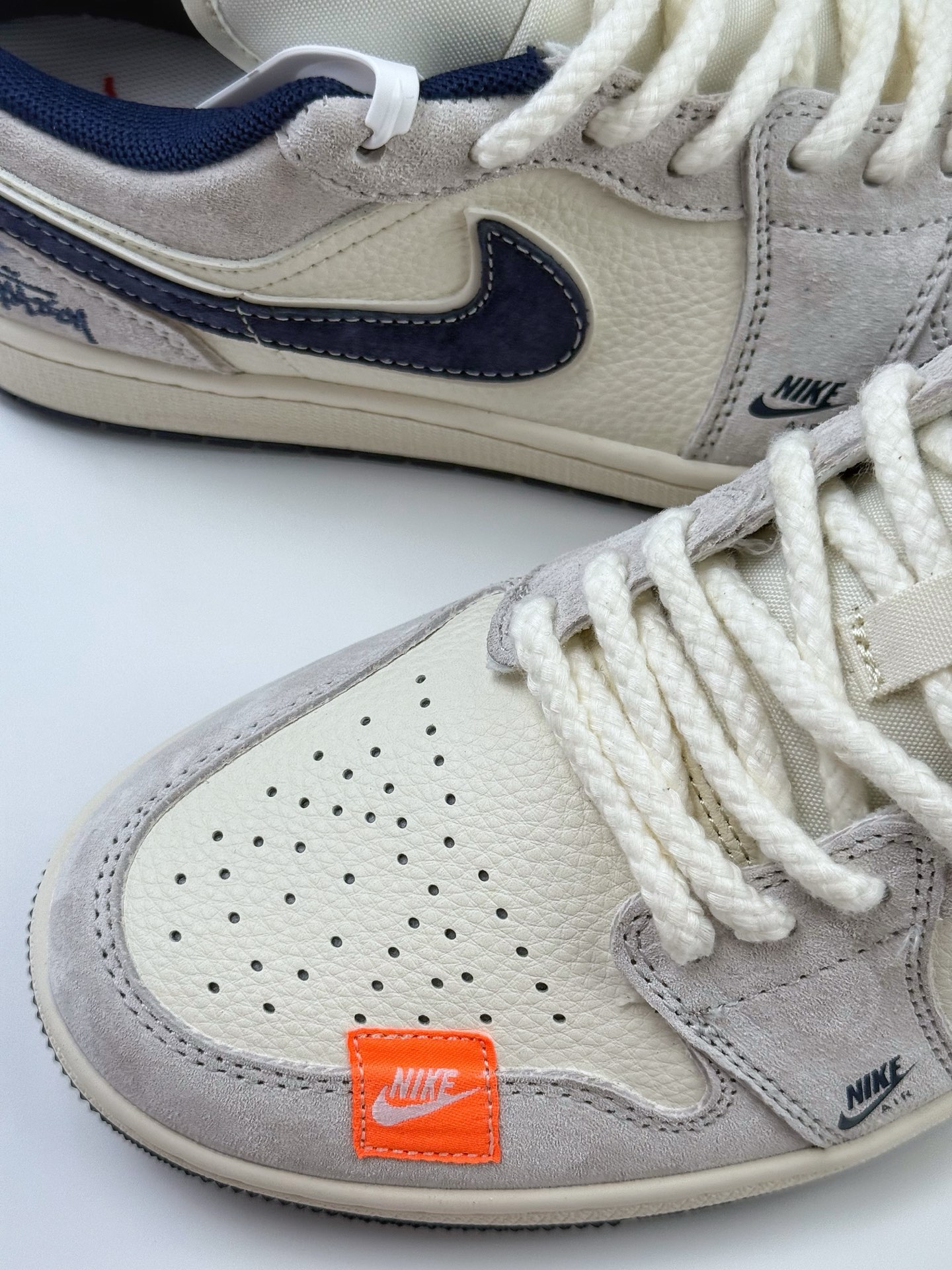 280 Air Jordan 1 Retro Low x Stussy 白蓝布贴麻绳 YX5066-303