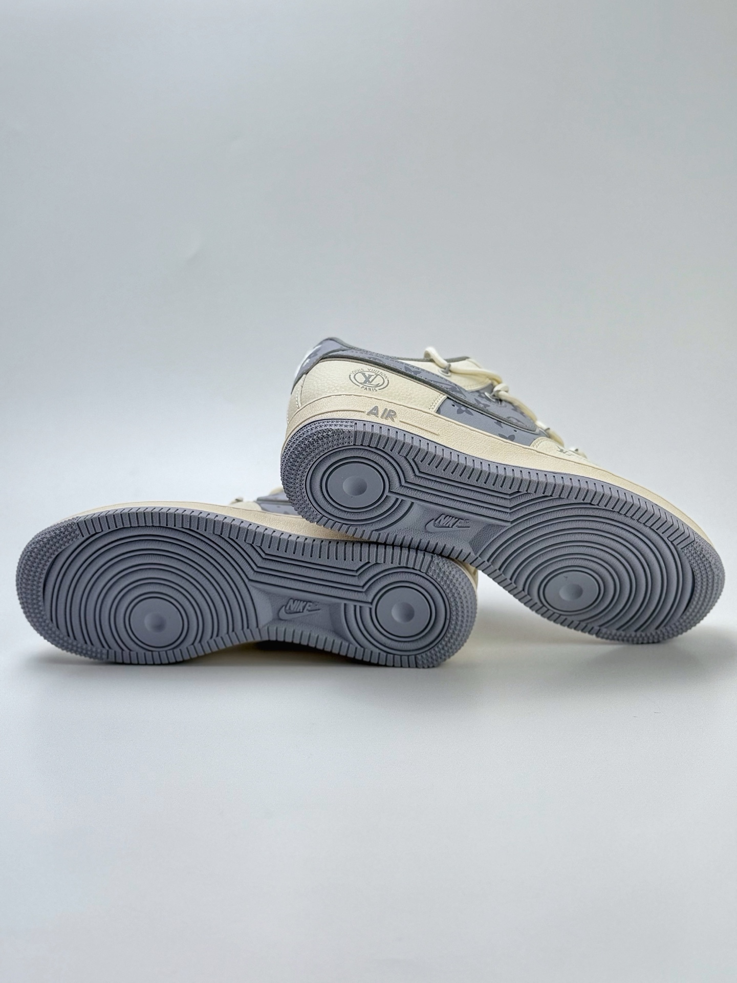 Nike Air Force 1 Low 07 x Louis Vuitton 白浅蓝绑带满天星 DM6868-062