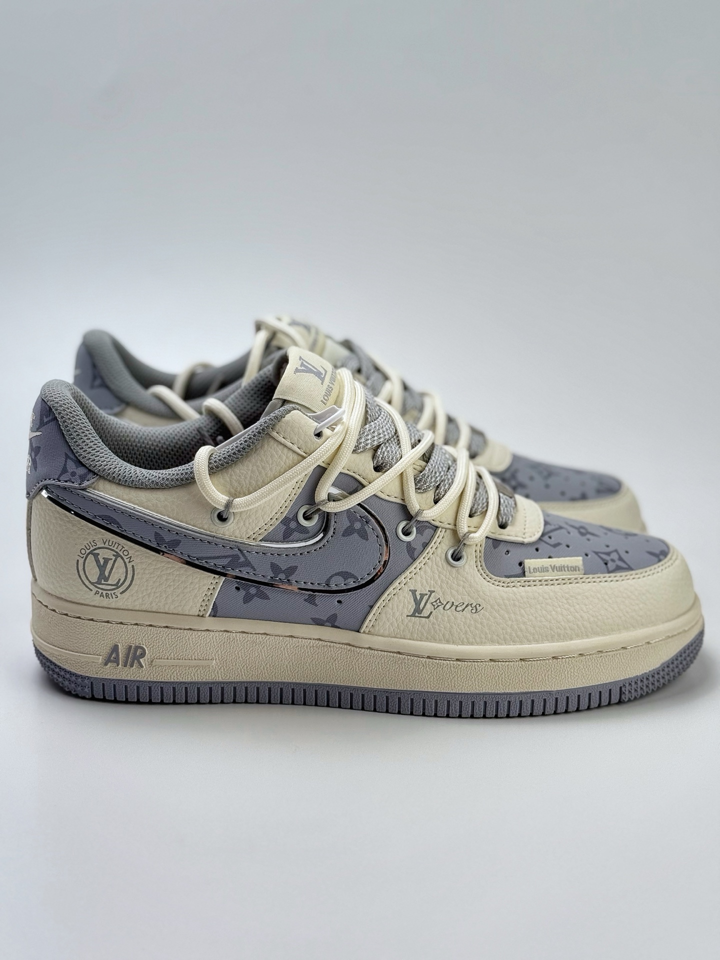Nike Air Force 1 Low 07 x Louis Vuitton 白浅蓝绑带满天星 DM6868-062