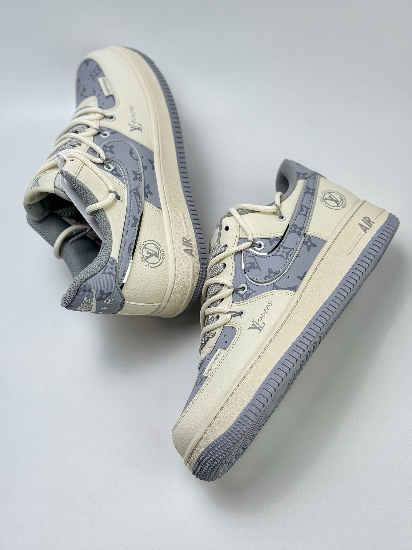 Nike Air Force 1 Low 07 x Louis Vuitton 白浅蓝绑带满天星 DM6868-062