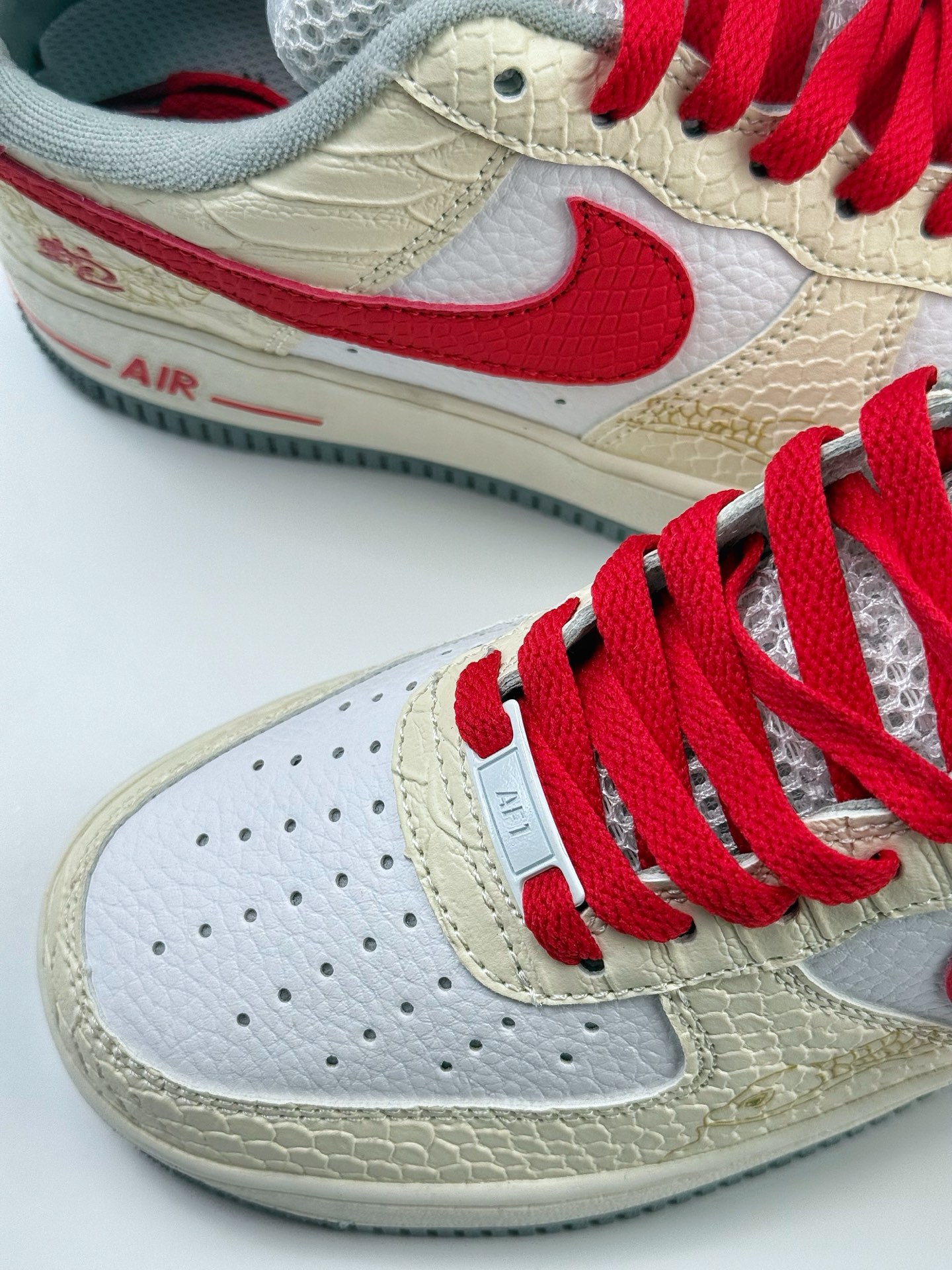 Nike Air Force 1 Low 07 红蛇贺岁 浅黄 DX2678-100
