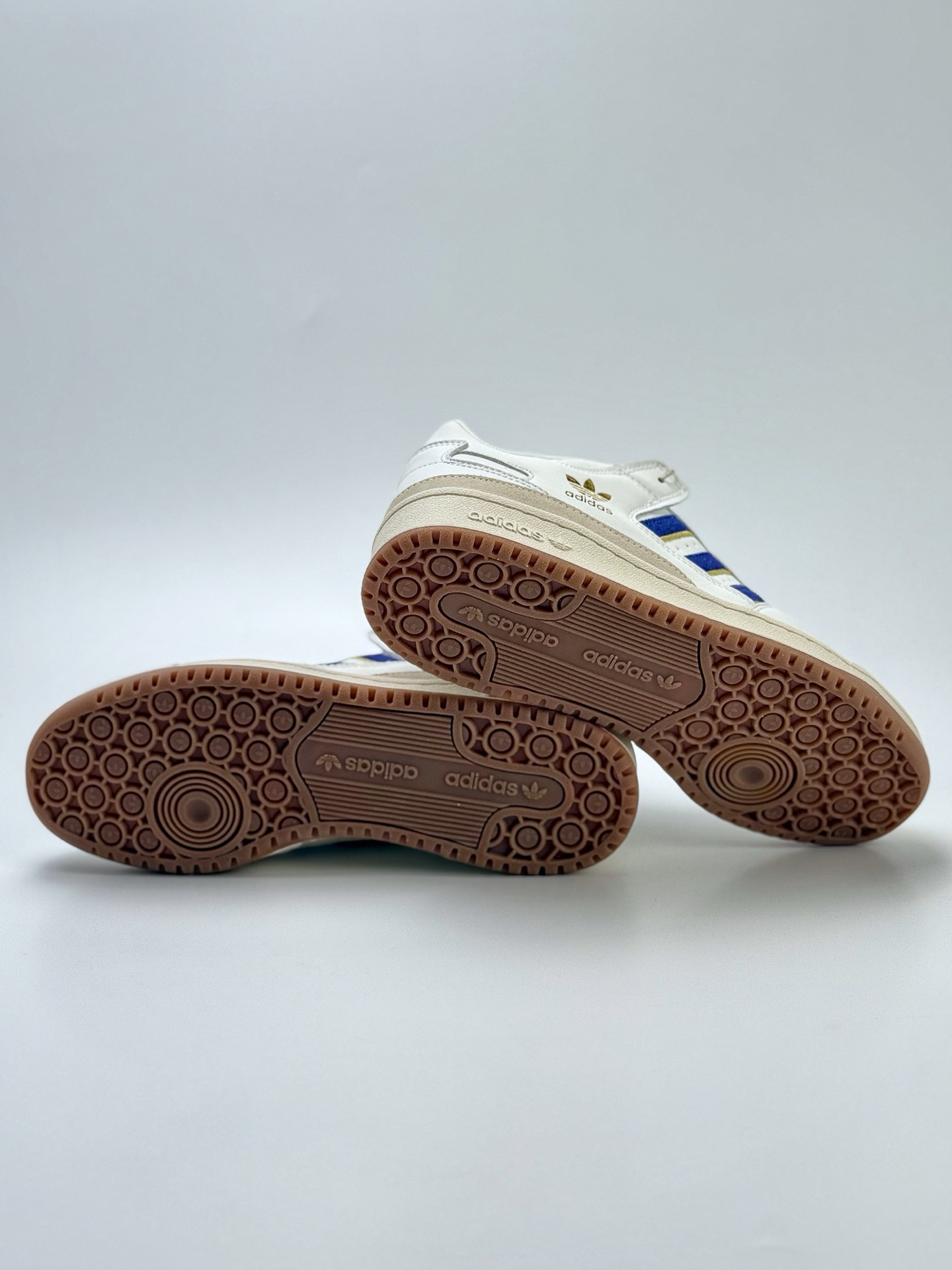 220 Adidas Forum Low CL 三叶草低邦 经典魔术贴复古板鞋 男女潮流头层皮休闲鞋 JH79406