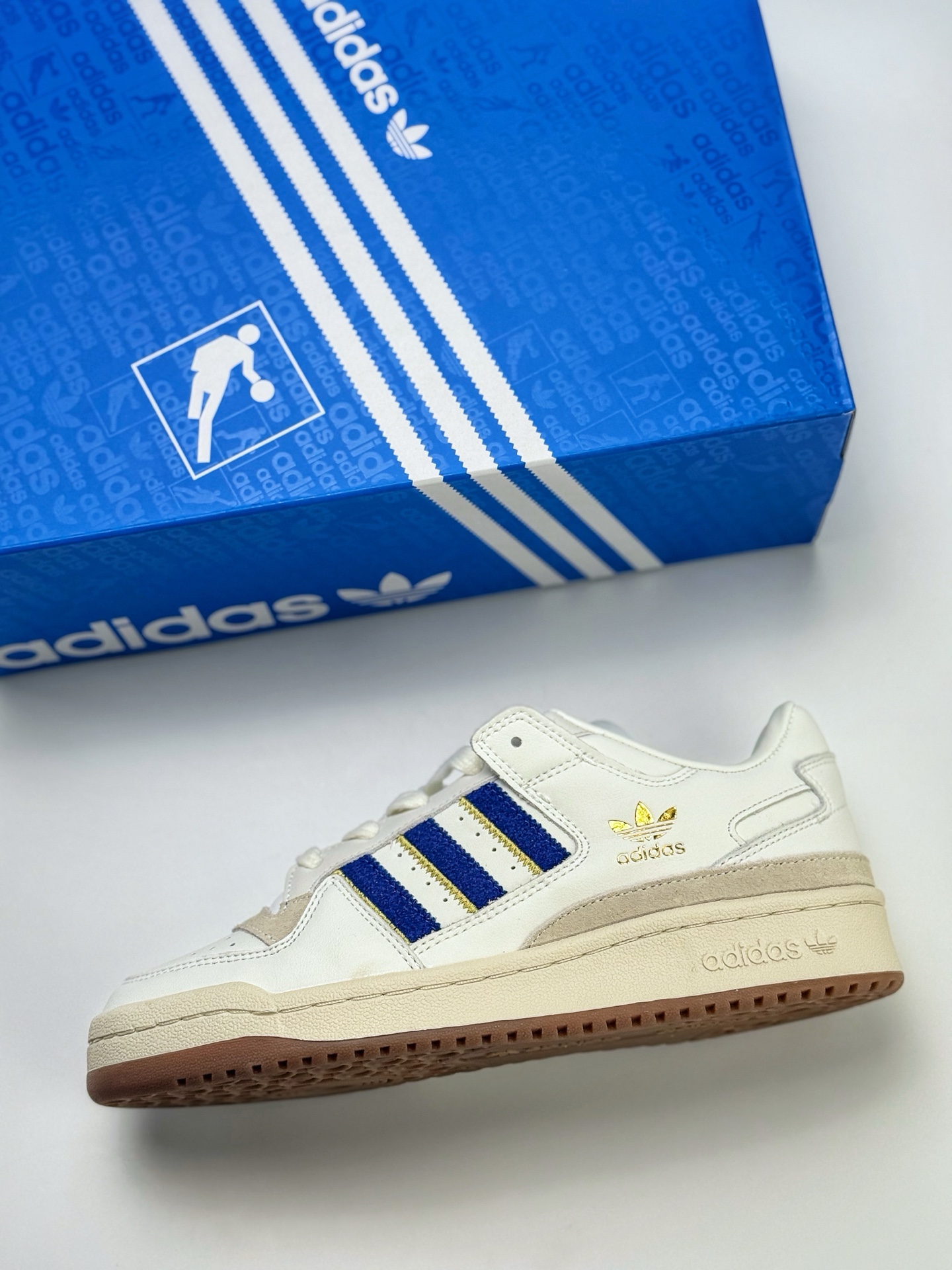 220 Adidas Forum Low CL 三叶草低邦 经典魔术贴复古板鞋 男女潮流头层皮休闲鞋 JH79406