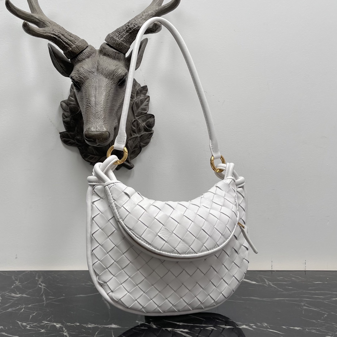 Bottega Veneta 不接受退换 仅限图片款图片色 Bottega Veneta :当下最 的Gemelli