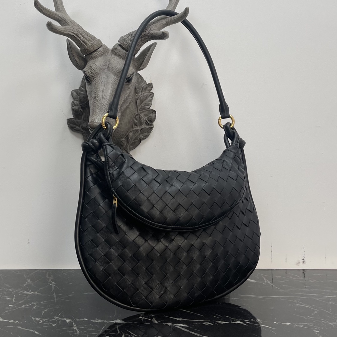 Bottega Veneta 不接受退换 仅限图片款图片色 Bottega Veneta Gemelli手袋 冬季秀场
