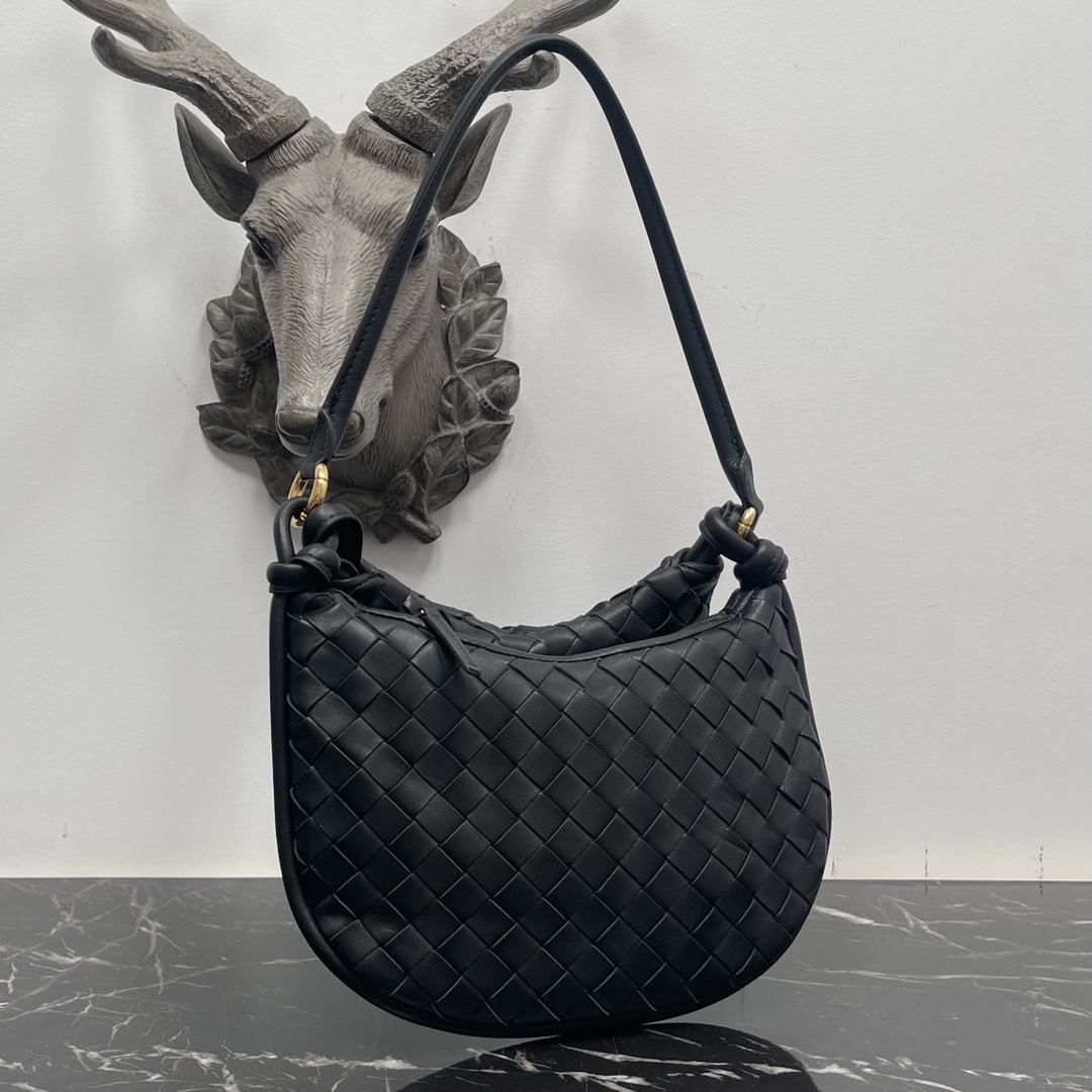 Bottega Veneta 不接受退换 仅限图片款图片色 Bottega Veneta :当下最 的Gemelli