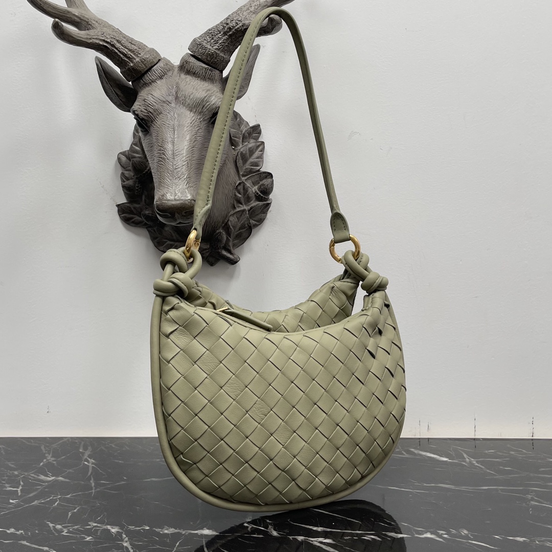 Bottega Veneta 不接受退换 仅限图片款图片色 Bottega Veneta :当下最 的Gemelli