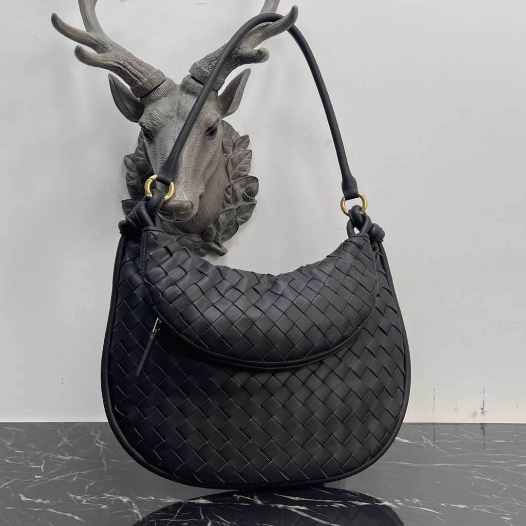 Bottega Veneta 不接受退换 仅限图片款图片色 Bottega Veneta Gemelli手袋 冬季秀场