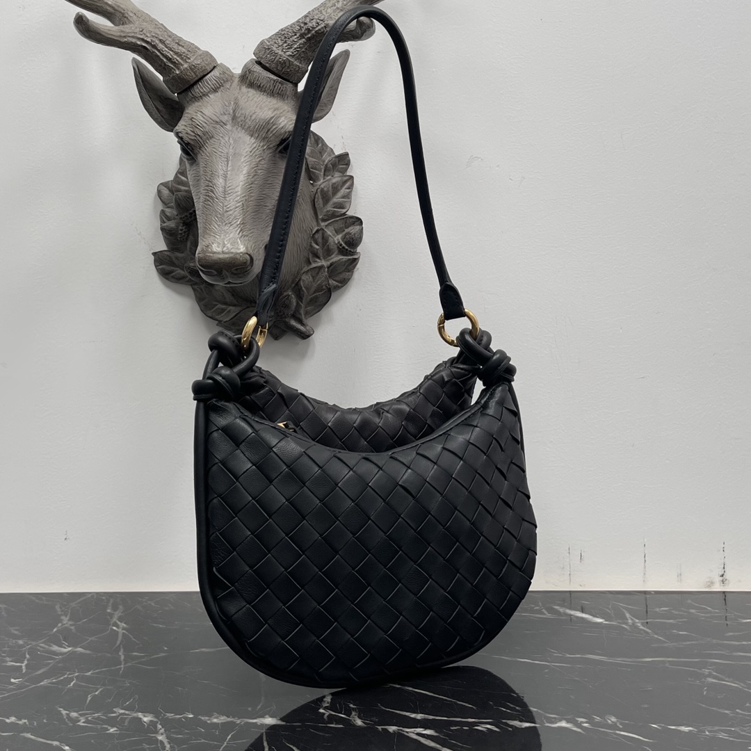 Bottega Veneta 不接受退换 仅限图片款图片色 Bottega Veneta :当下最 的Gemelli
