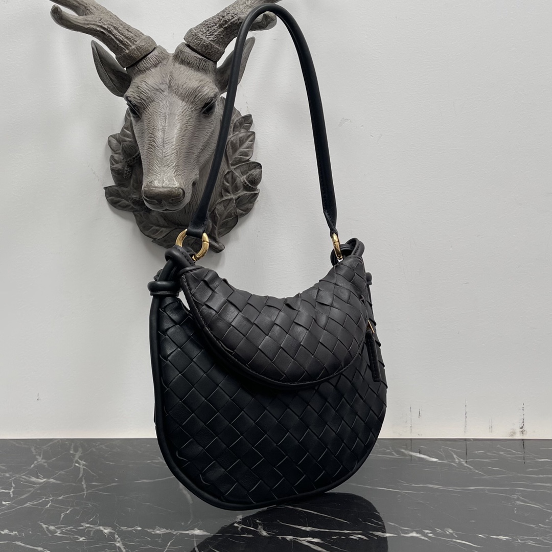 Bottega Veneta 不接受退换 仅限图片款图片色 Bottega Veneta :当下最 的Gemelli