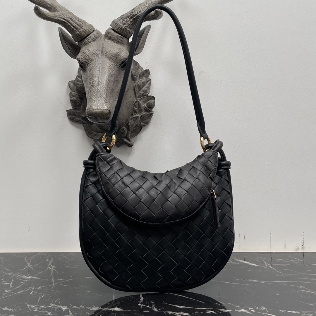 Bottega Veneta 不接受退换 仅限图片款图片色 Bottega Veneta :当下最 的Gemelli