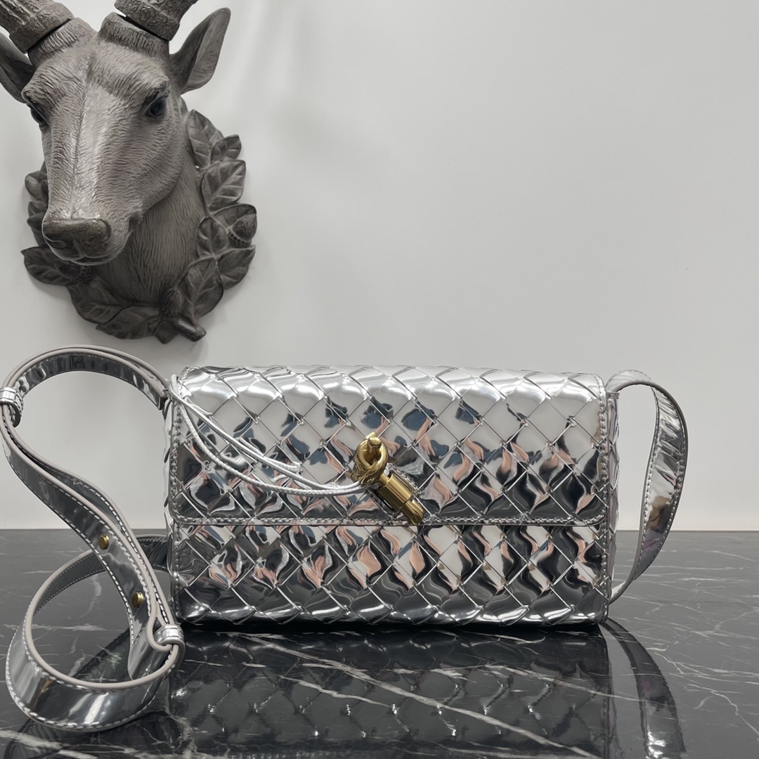 Bottega Veneta Bottega Veneta 一眼就爱上的Andiamo 全新设计