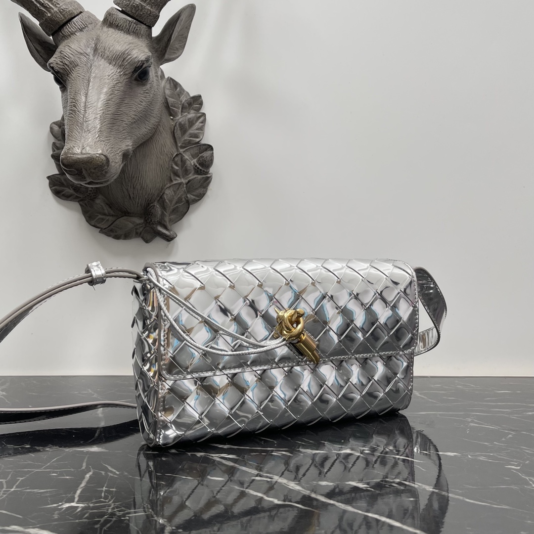 Bottega Veneta Bottega Veneta 一眼就爱上的Andiamo 全新设计