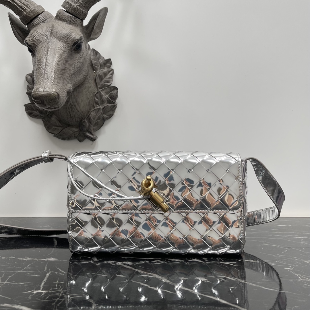 Bottega Veneta Bottega Veneta 一眼就爱上的Andiamo 全新设计