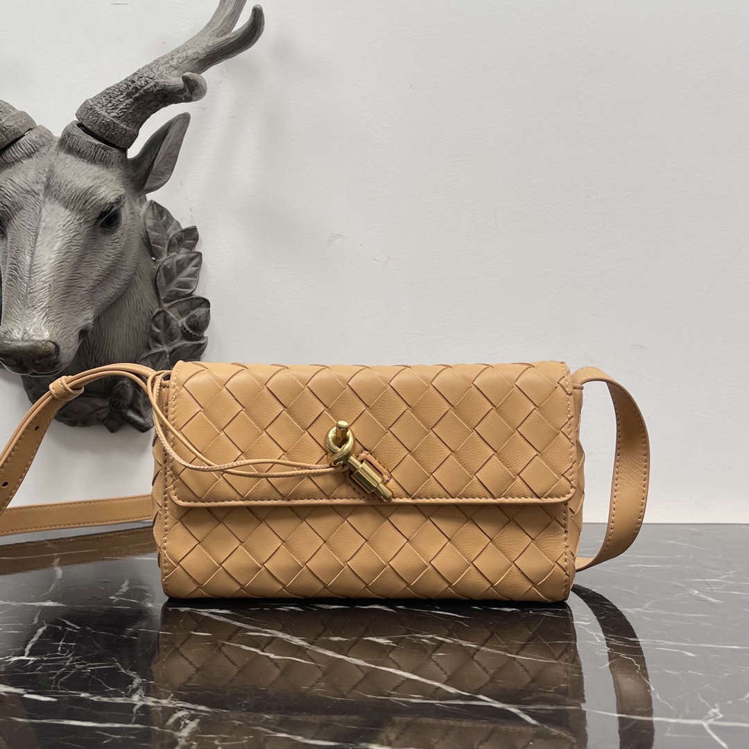 Bottega Veneta Bottega Veneta 一眼就爱上的Andiamo 全新设计