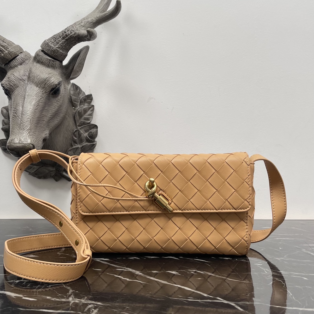Bottega Veneta Bottega Veneta 一眼就爱上的Andiamo 全新设计
