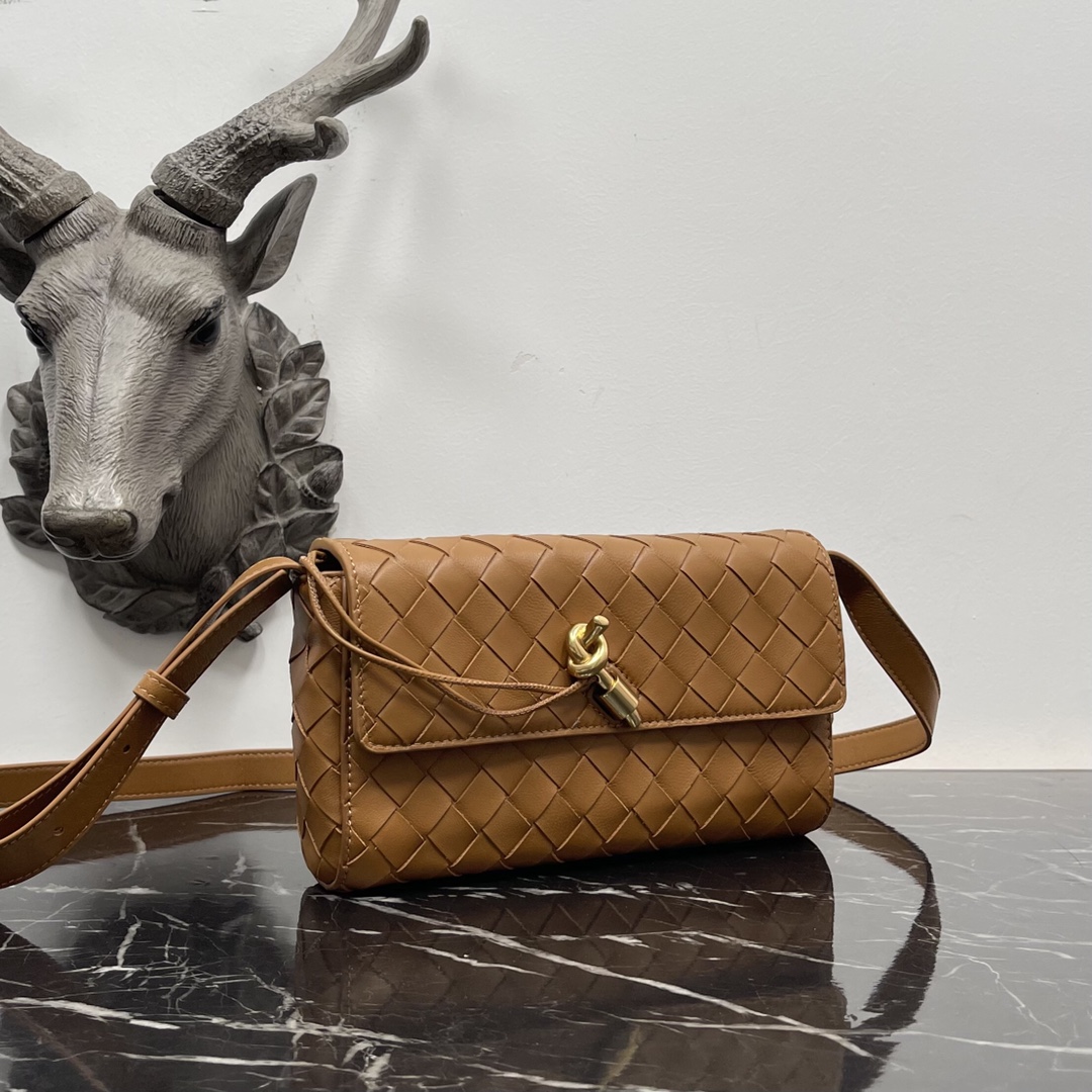 Bottega Veneta Bottega Veneta 一眼就爱上的Andiamo 全新设计