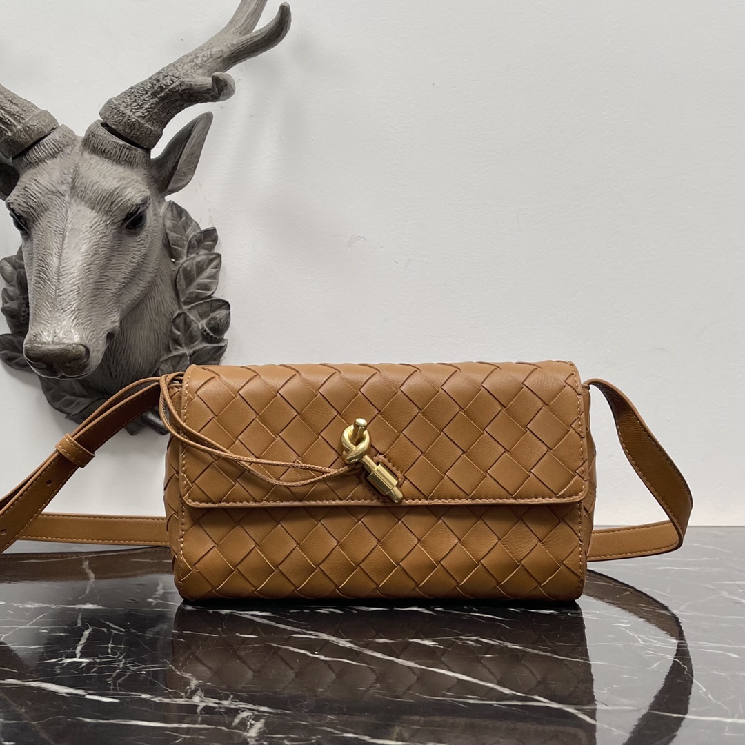 Bottega Veneta Bottega Veneta 一眼就爱上的Andiamo 全新设计
